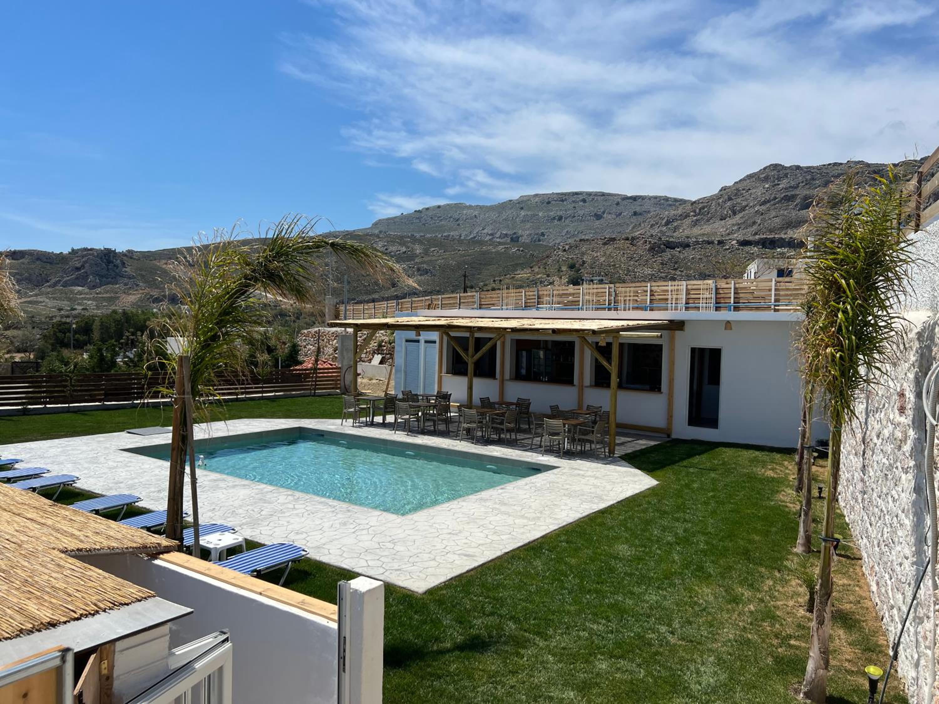 Grande Blue Suites with Private Bay