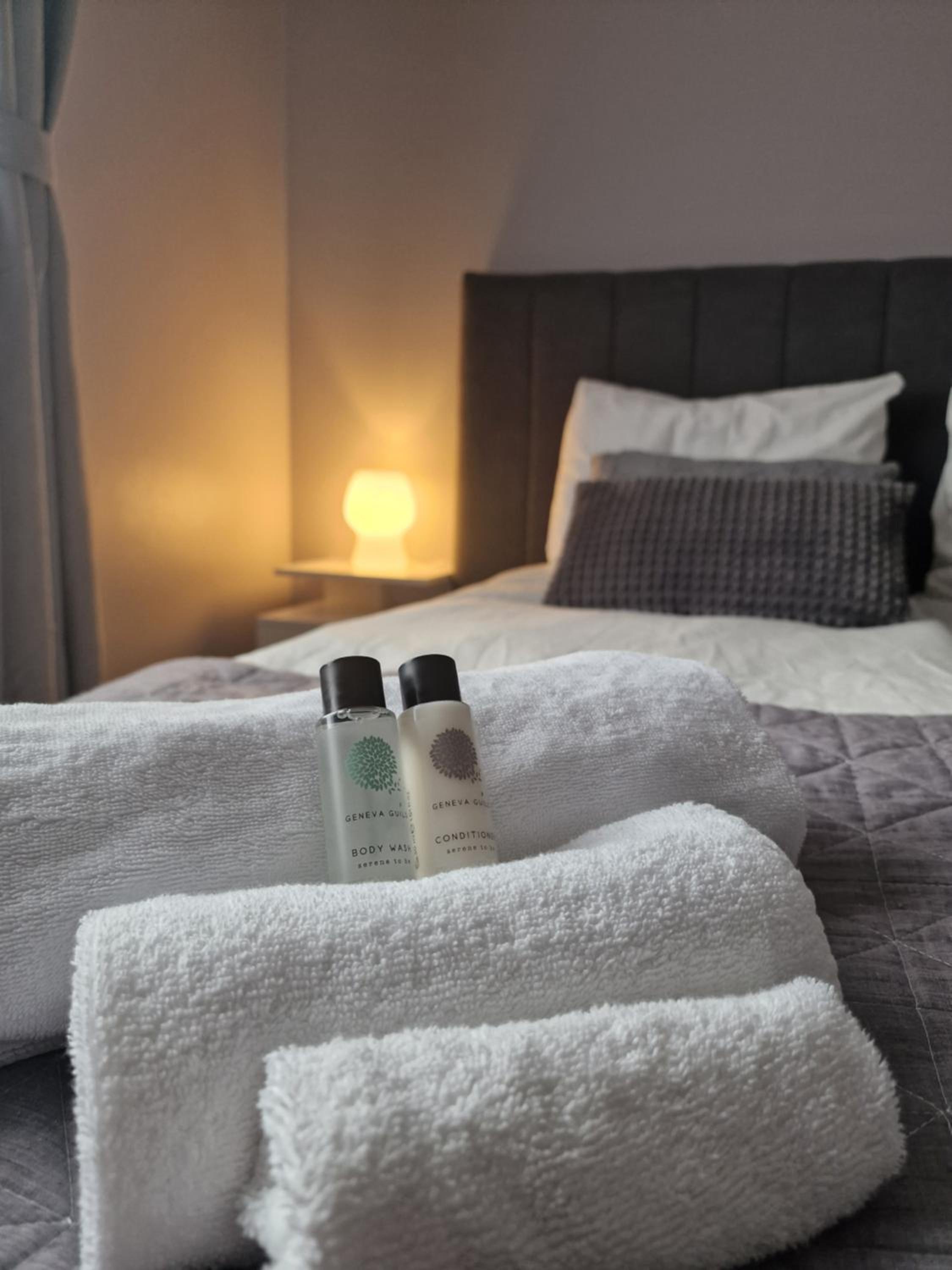 R&J Guesthouse Room