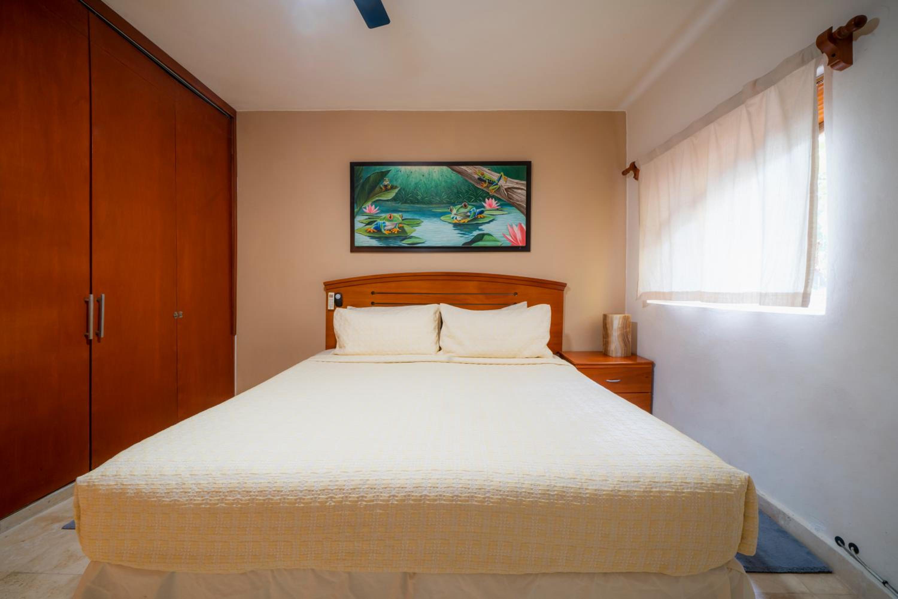 Condo Rana Loca - Only 5 Min Walk to Beach - At, Playacar, Chac Ha Condos