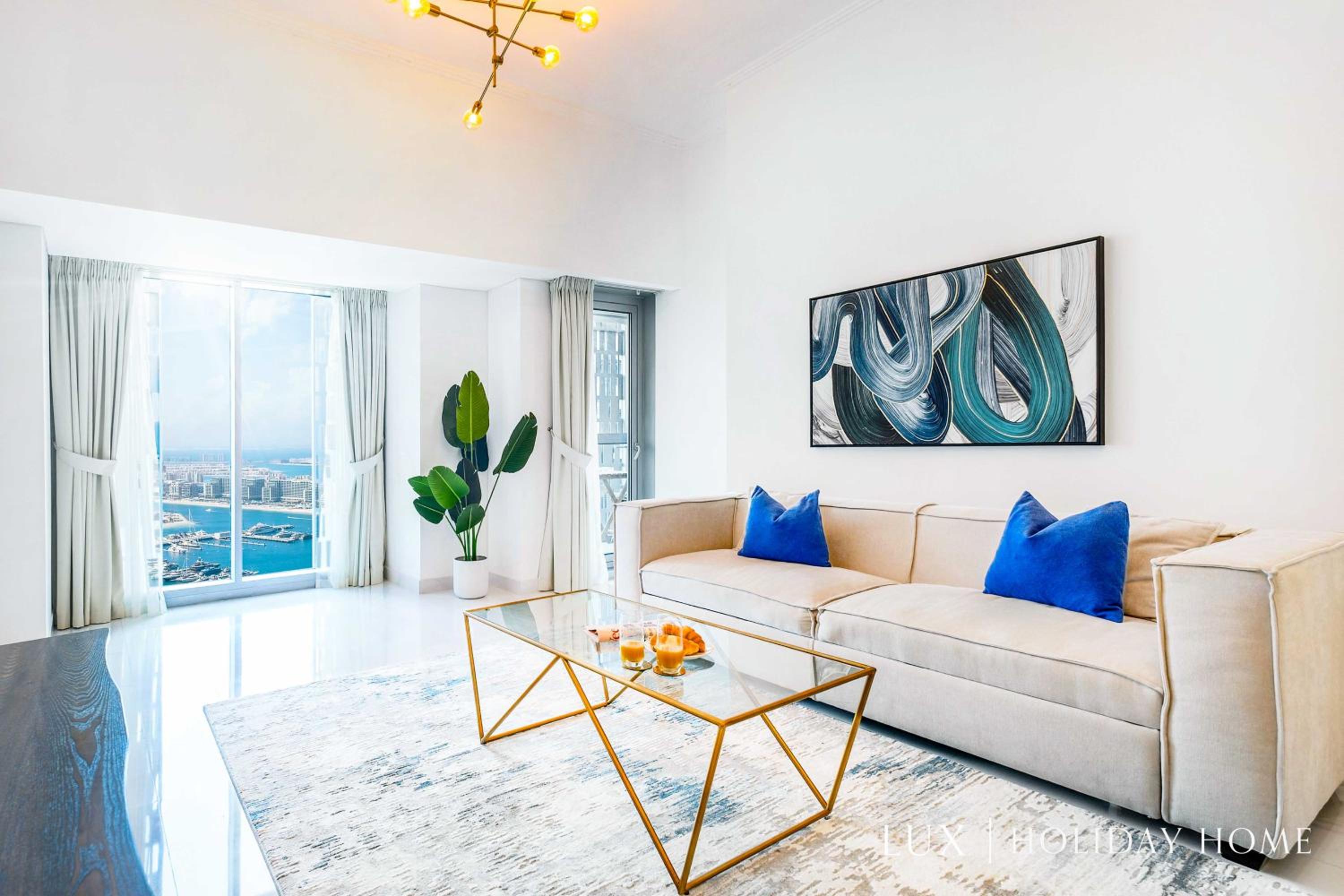 LUX Cayan Superior Suite 3 in Dubai Marina