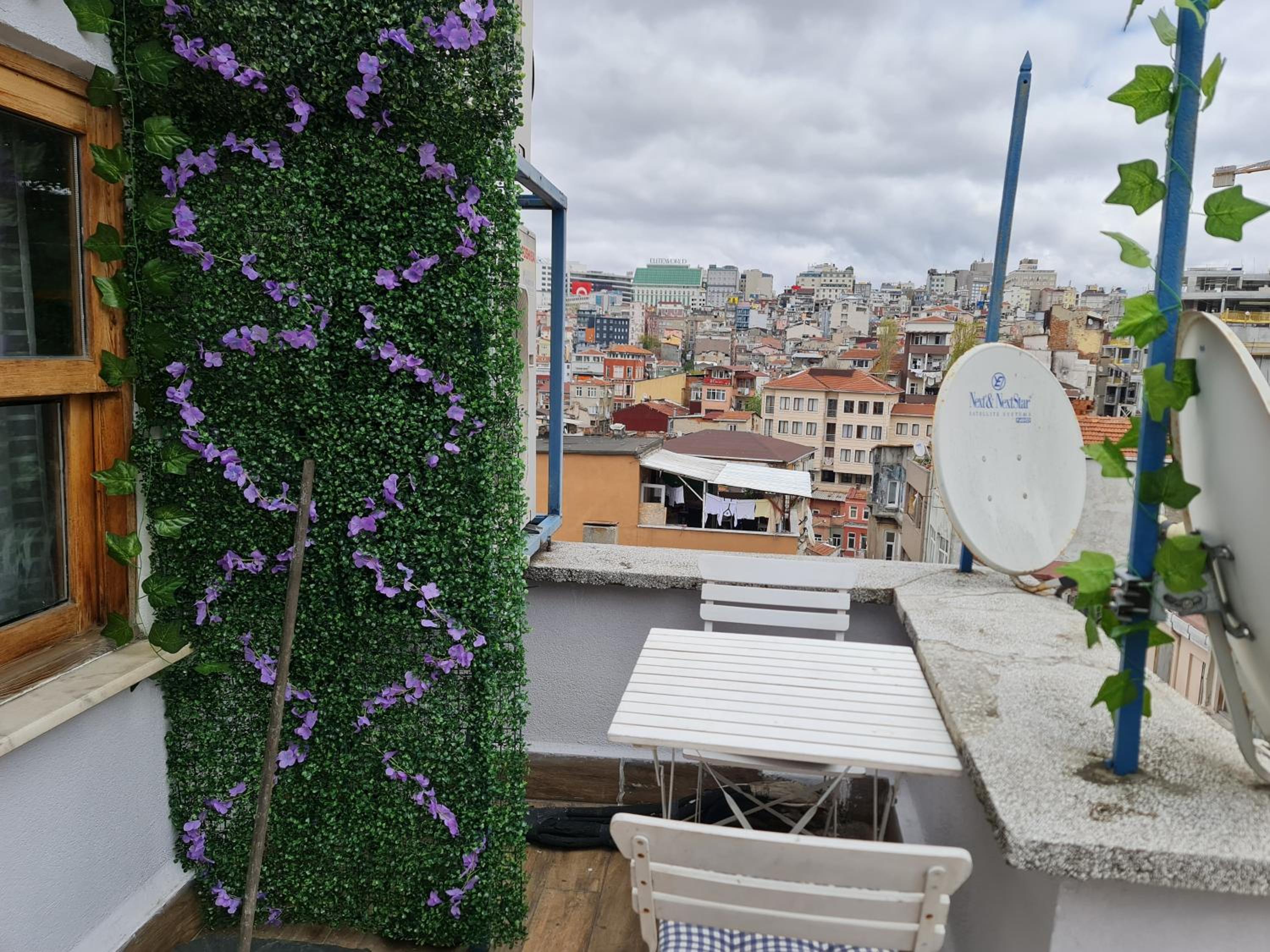 balcony