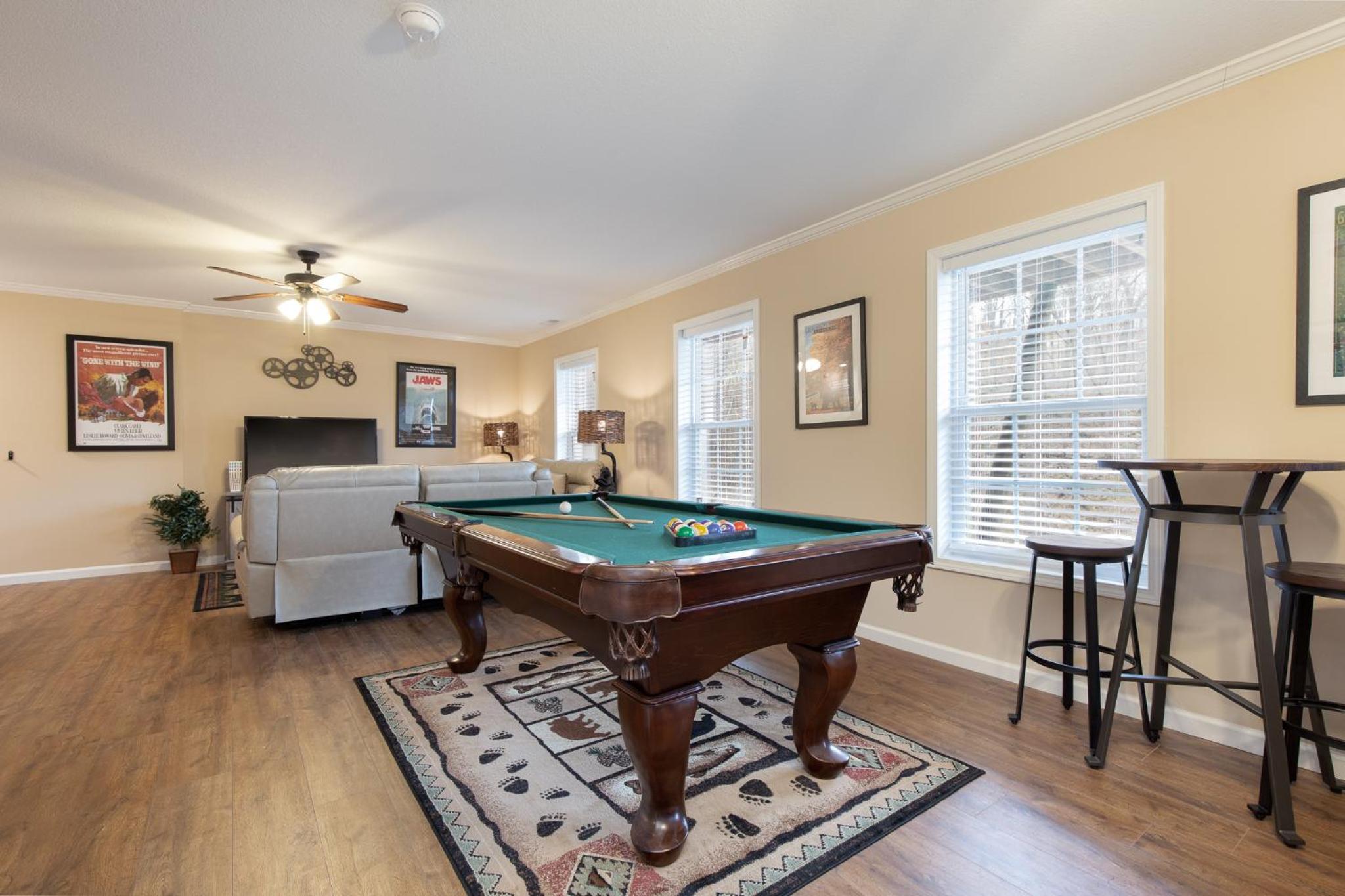 Misty Hollow, 3 Bedrooms, Hot Tub, Pool Table, Fireplace, Pool, Sleeps 10 view 2