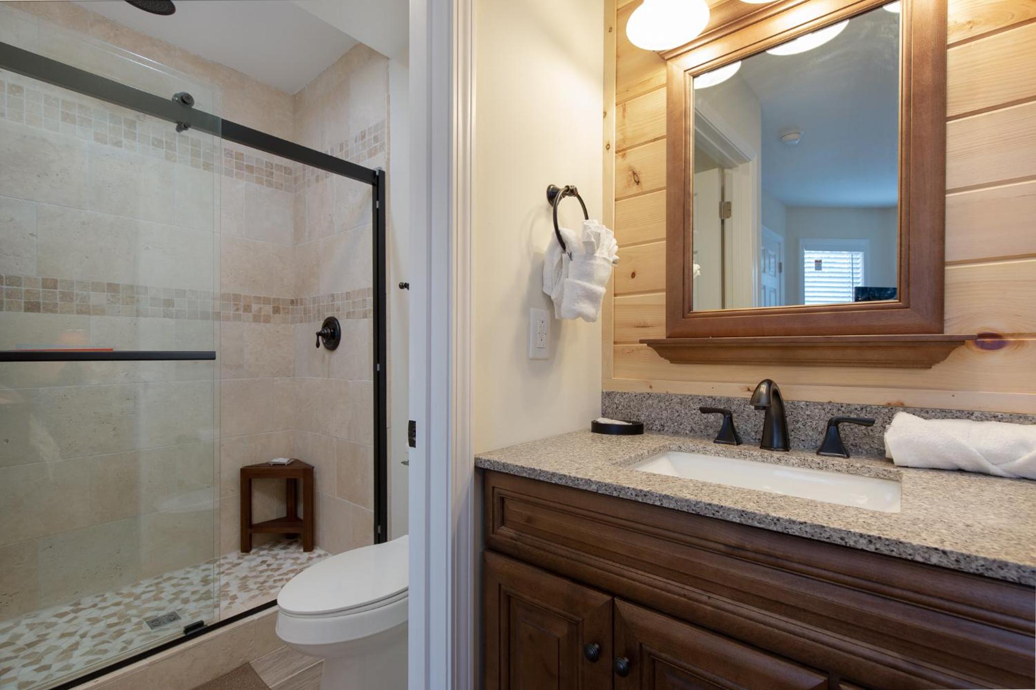 Misty Hollow, 3 Bedrooms, Hot Tub, Pool Table, Fireplace, Pool, Sleeps 10 view 3