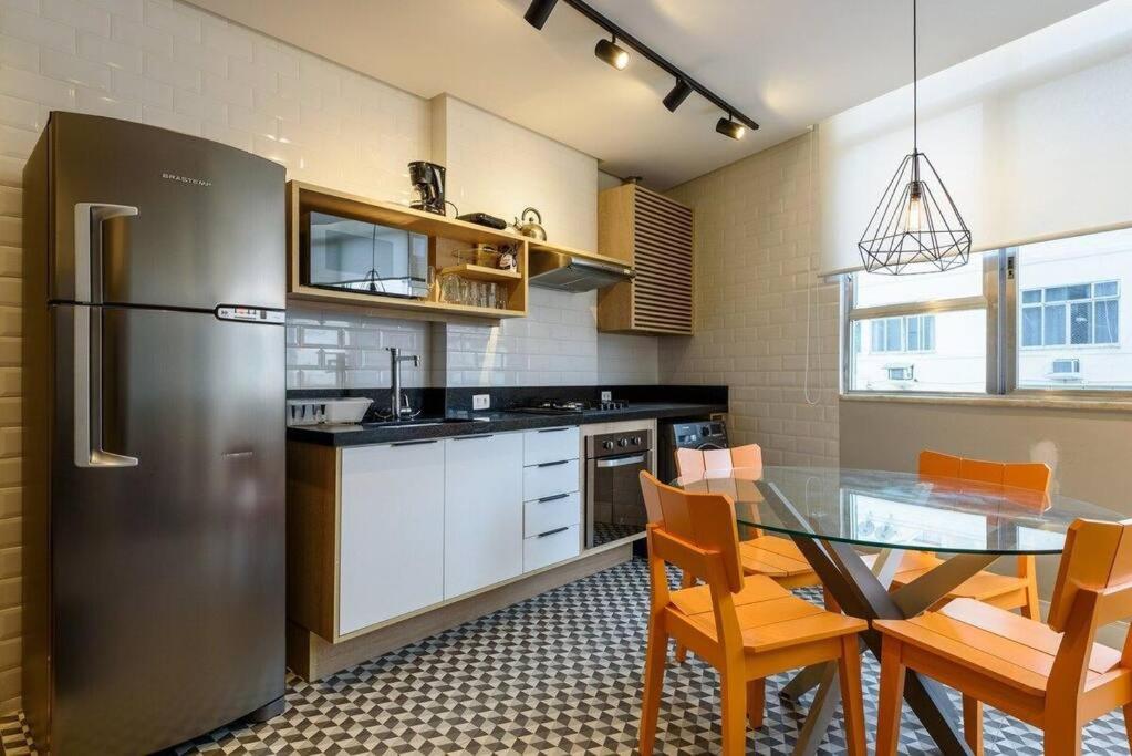 Novo! DESIGN e MELHOR LOCALIZAÇÃO Copacabana PRAIA