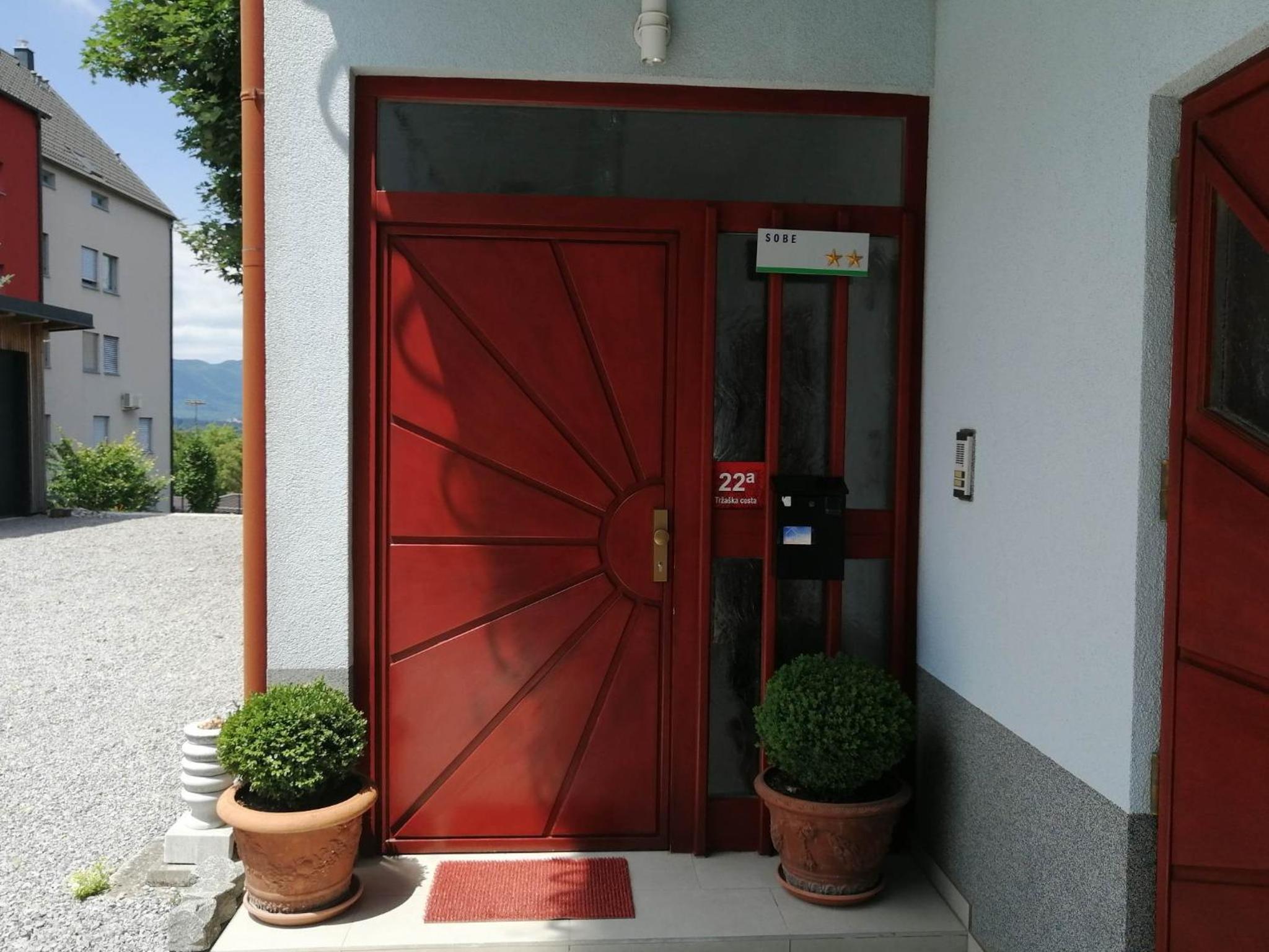 Photo 33