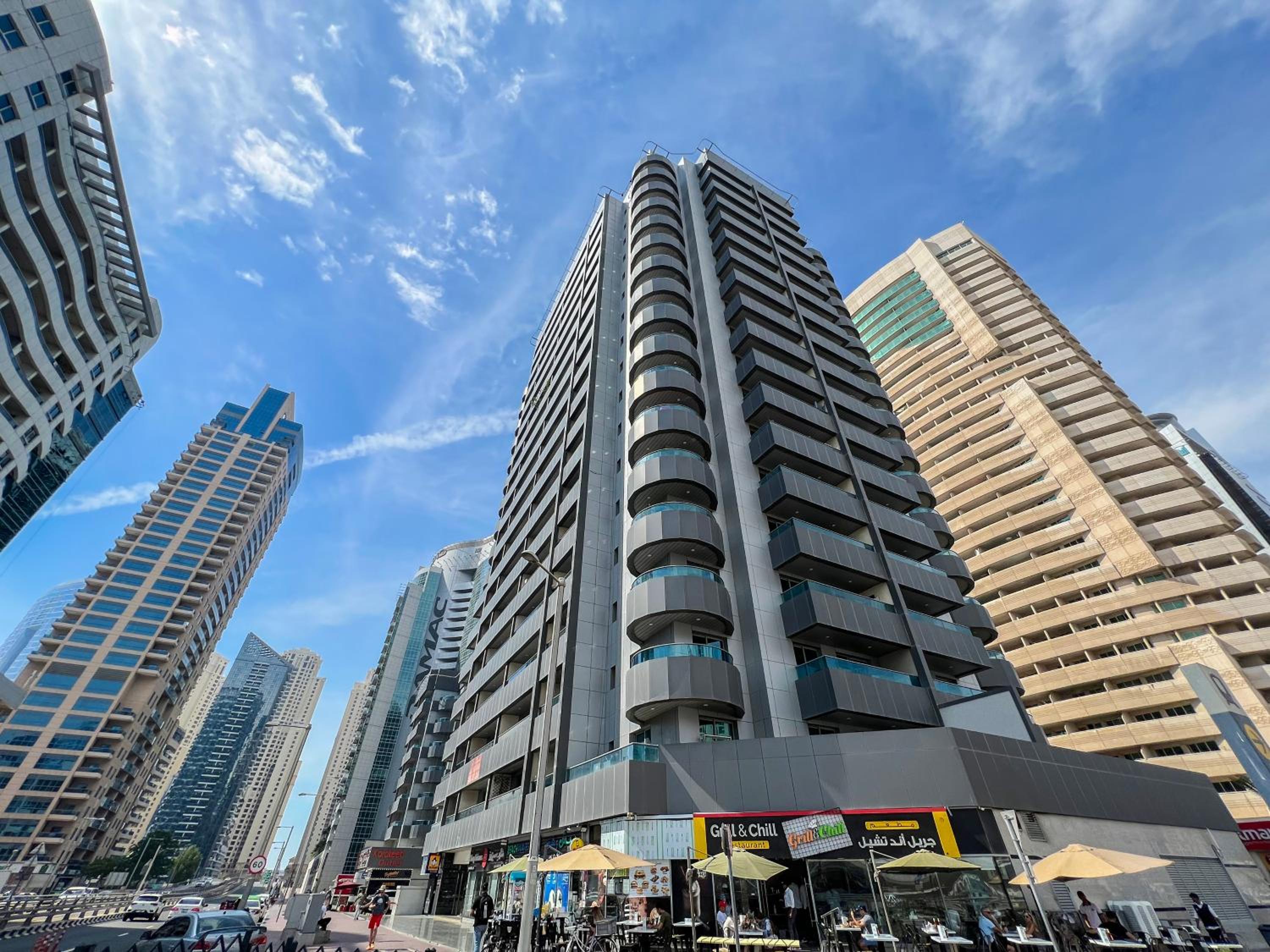 Luxury Studio Apartment Close to JBR Beach&Yacht Club&Metro-Available Airport Shuttle