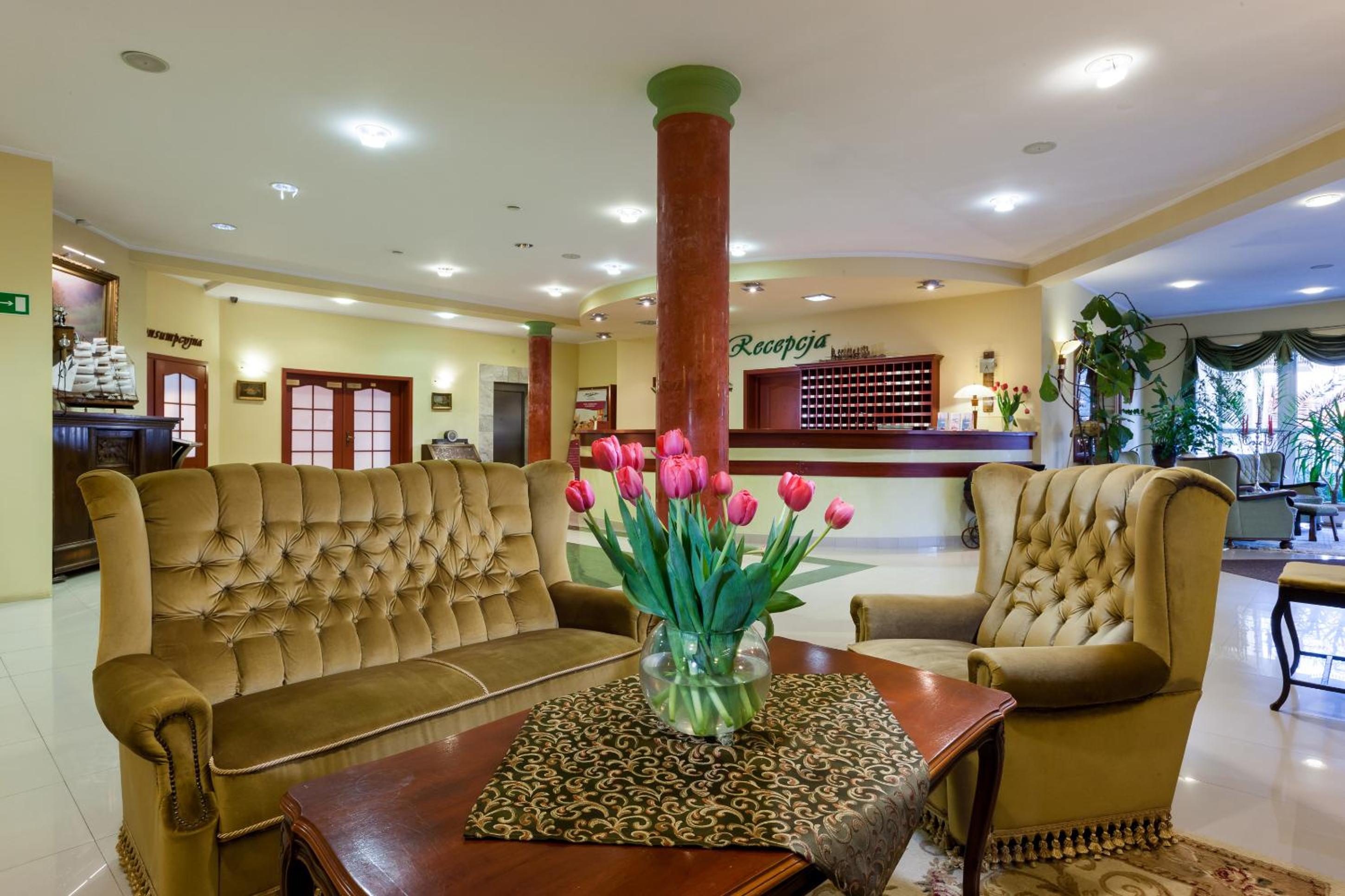 Lobby & Reception