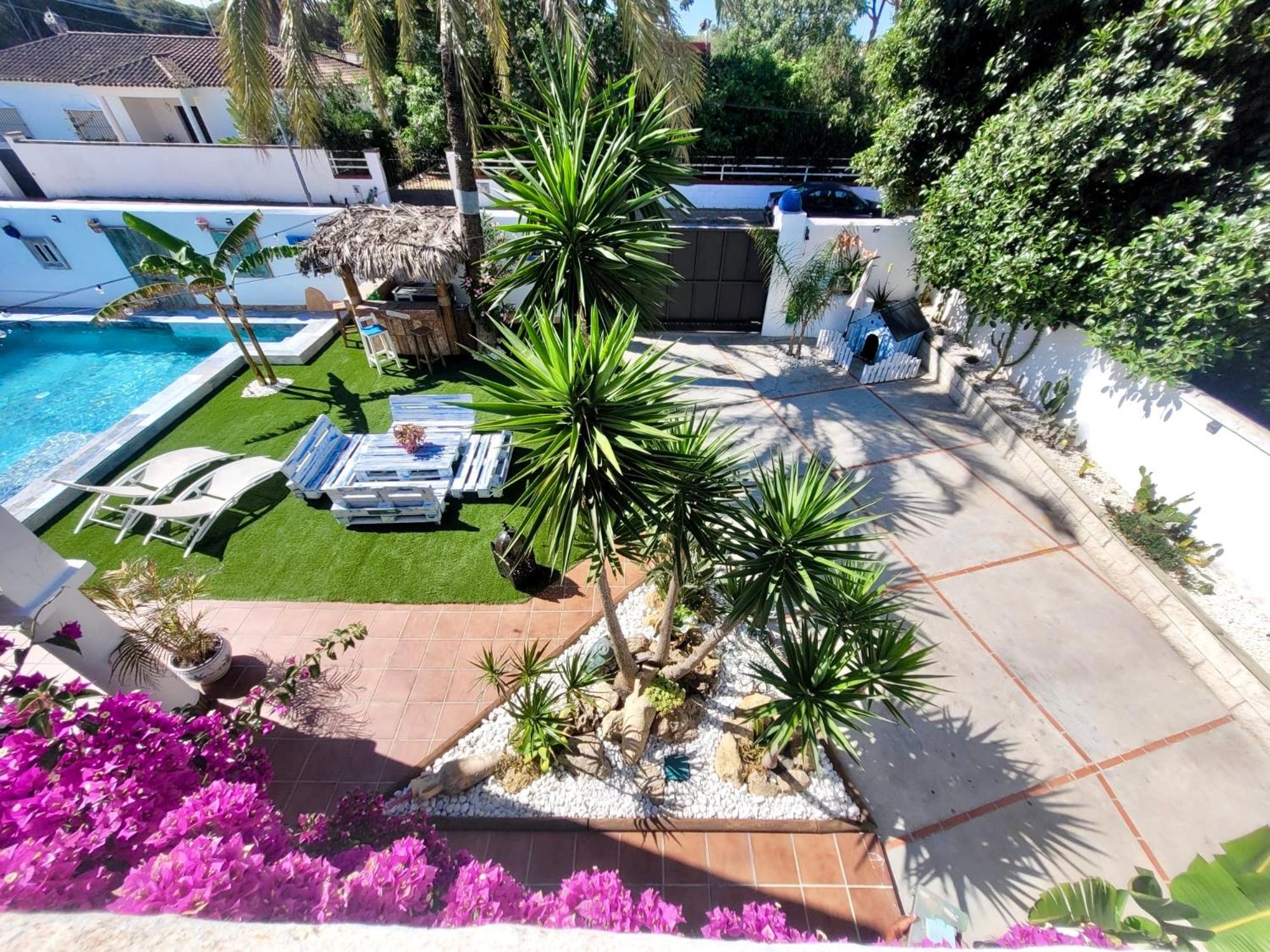 GATU PREMIUM Villa Lurberri piscina privada, 4 dormitorios, 2 baños, parking , jardín y barbacoa photo 3