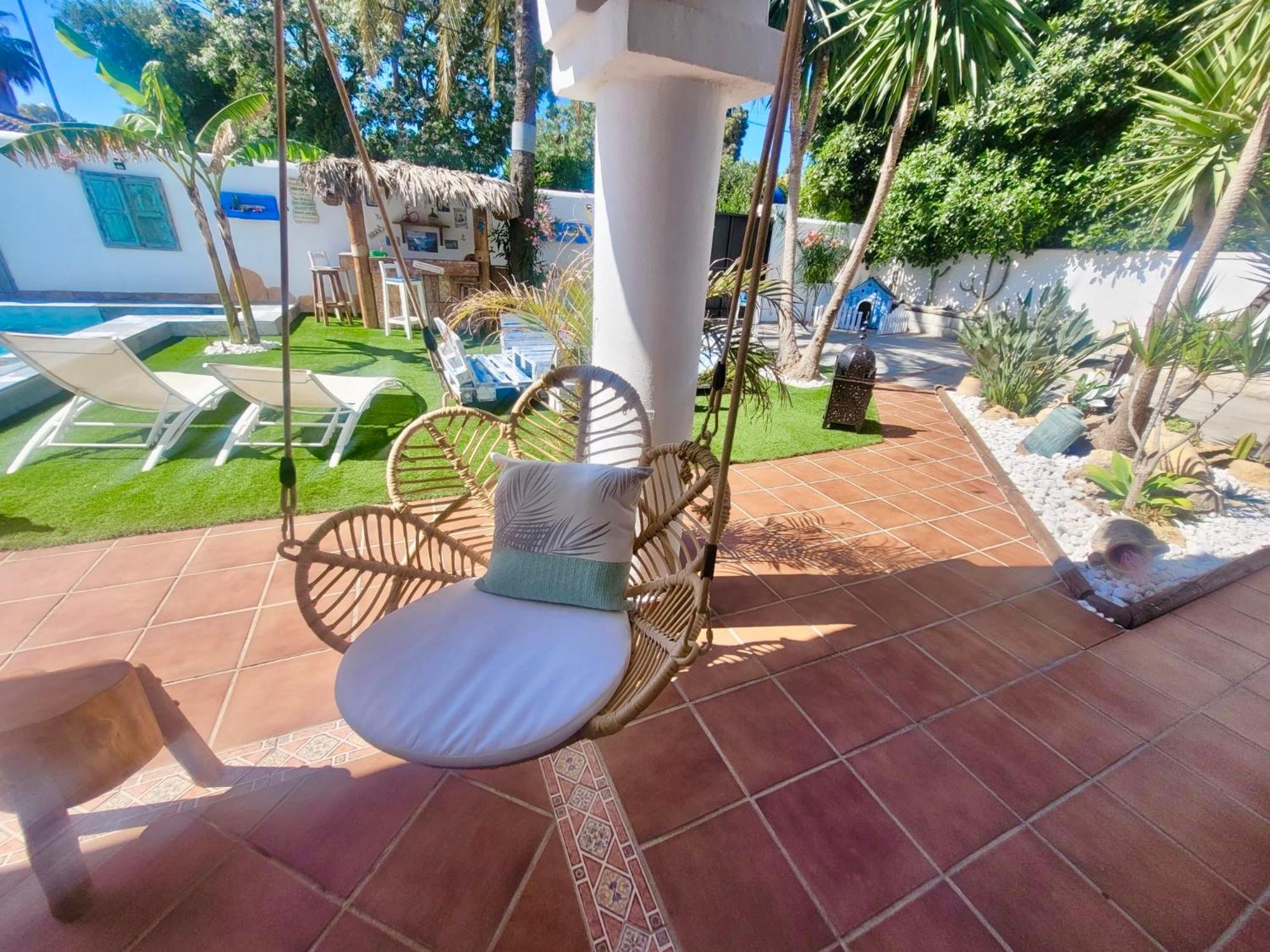 GATU PREMIUM Villa Lurberri piscina privada, 4 dormitorios, 2 baños, parking , jardín y barbacoa photo 2