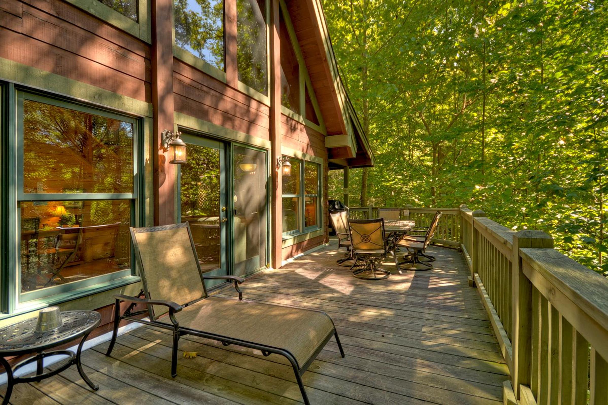 Thunder Falls - Cabin Perched Over 10ft Waterfalls