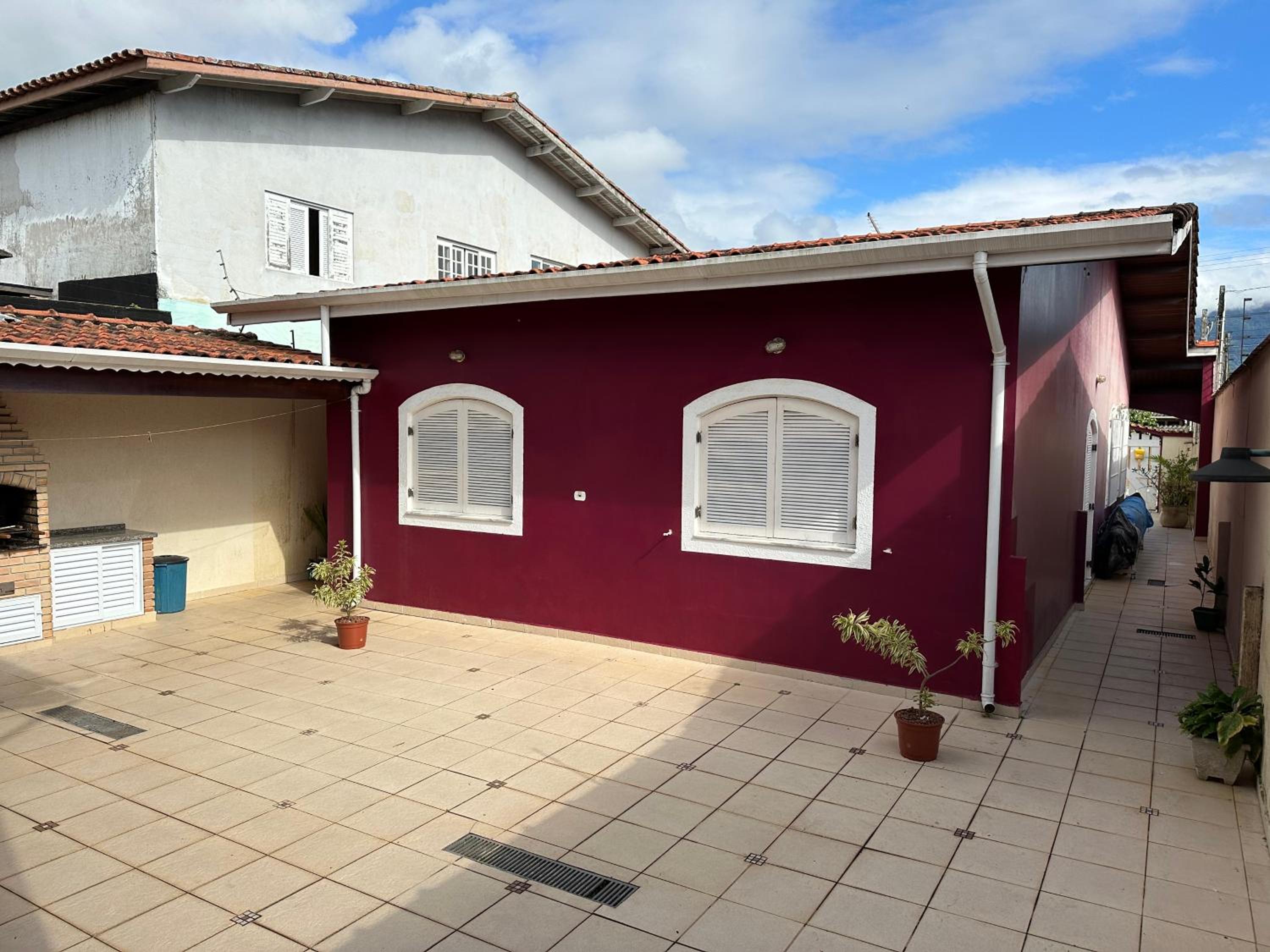 CASA NO CENTRO DE BERTIOGA