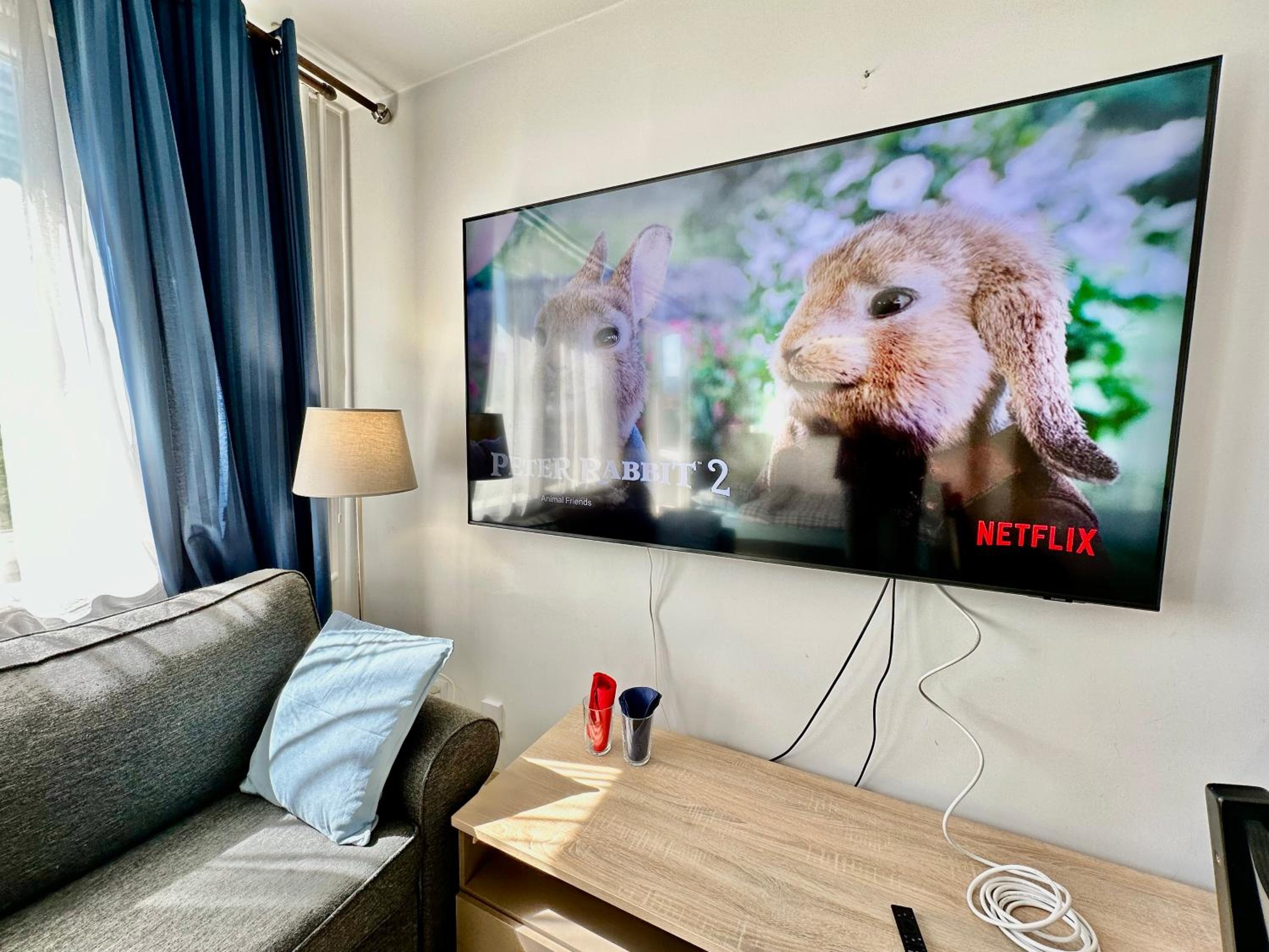 NEON 2 - fast WiFi 70’TV Netflix HBO Max AppleTV+