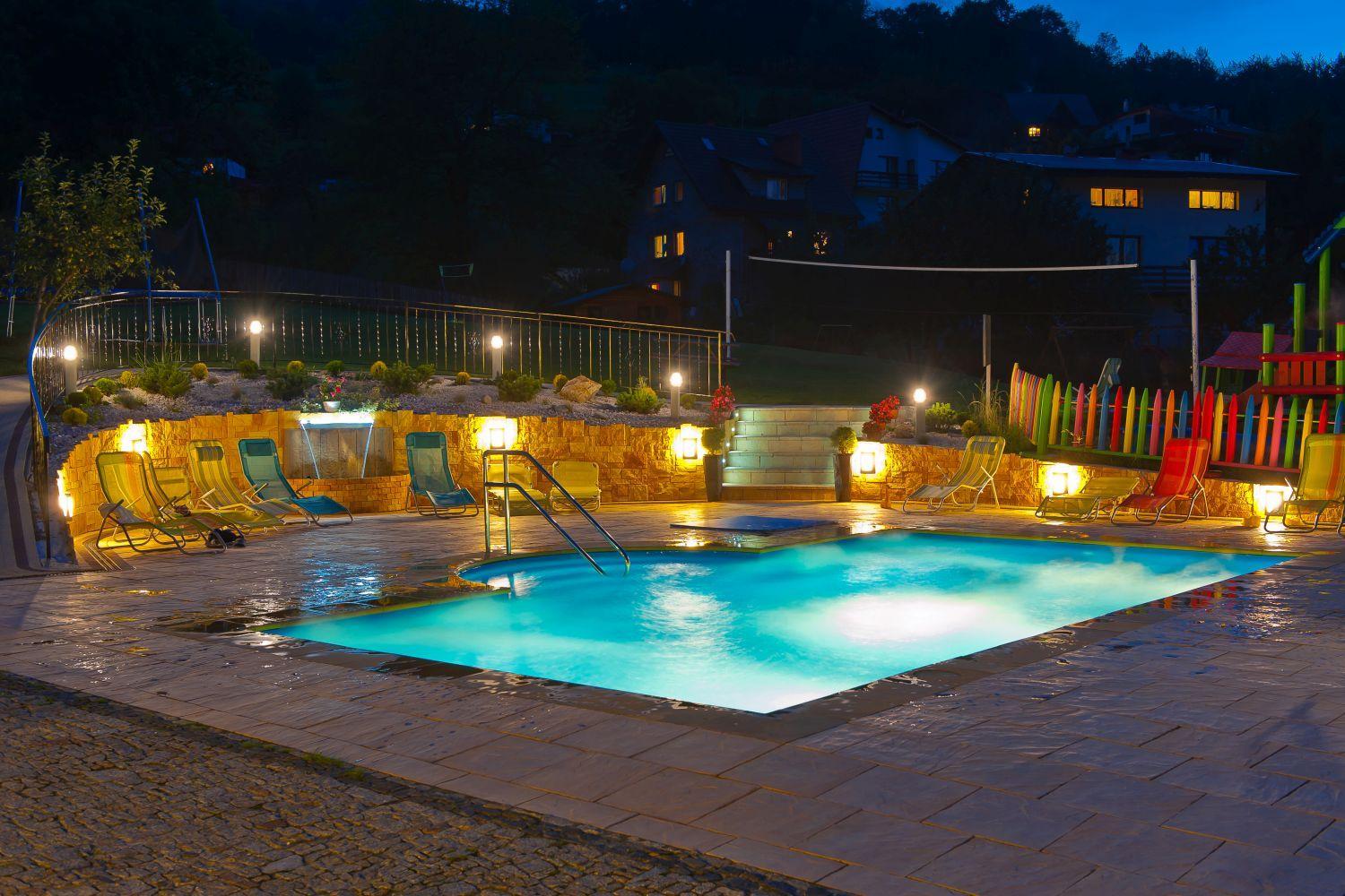 swimming pool