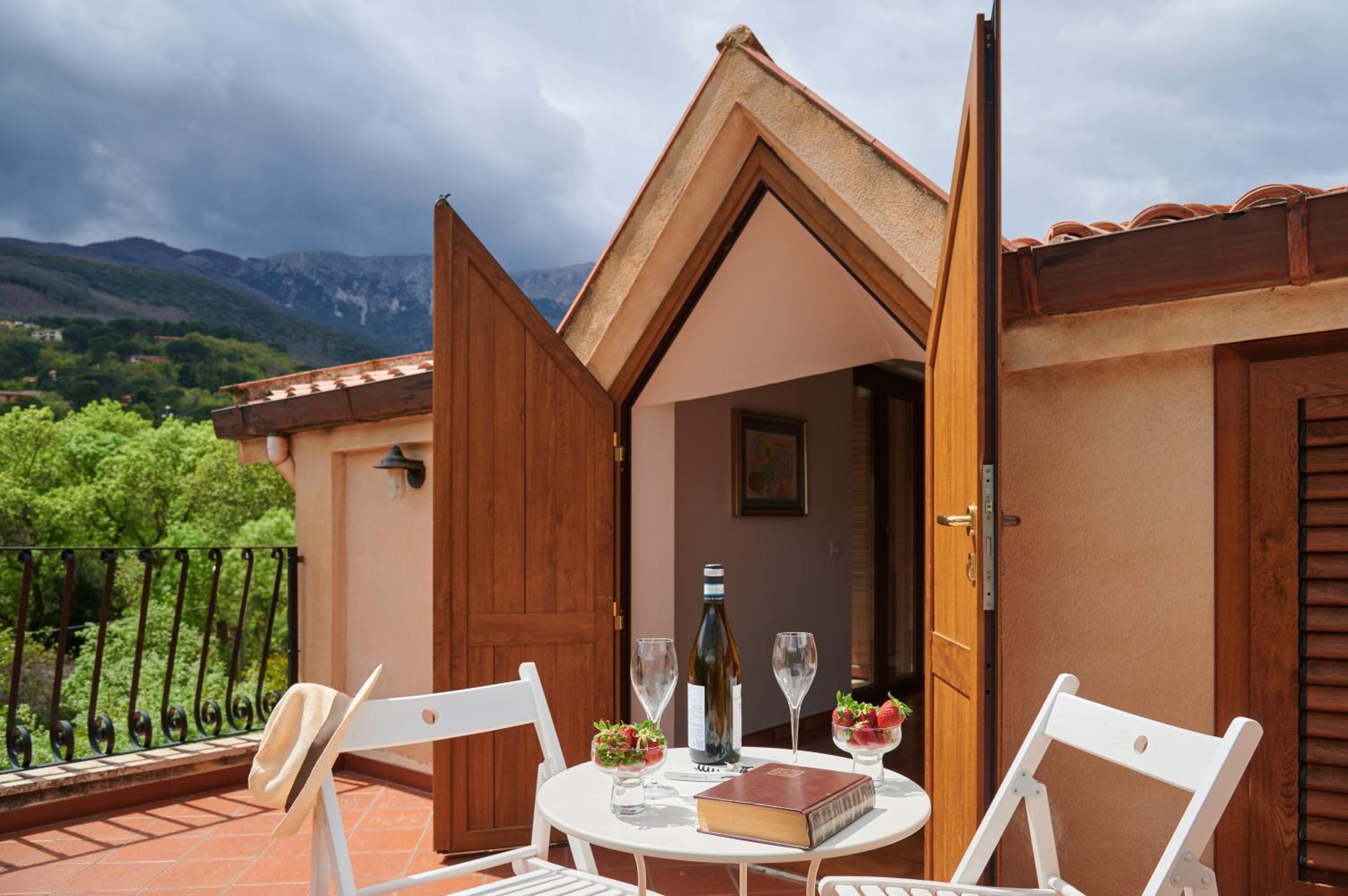 Villa Failla view 2