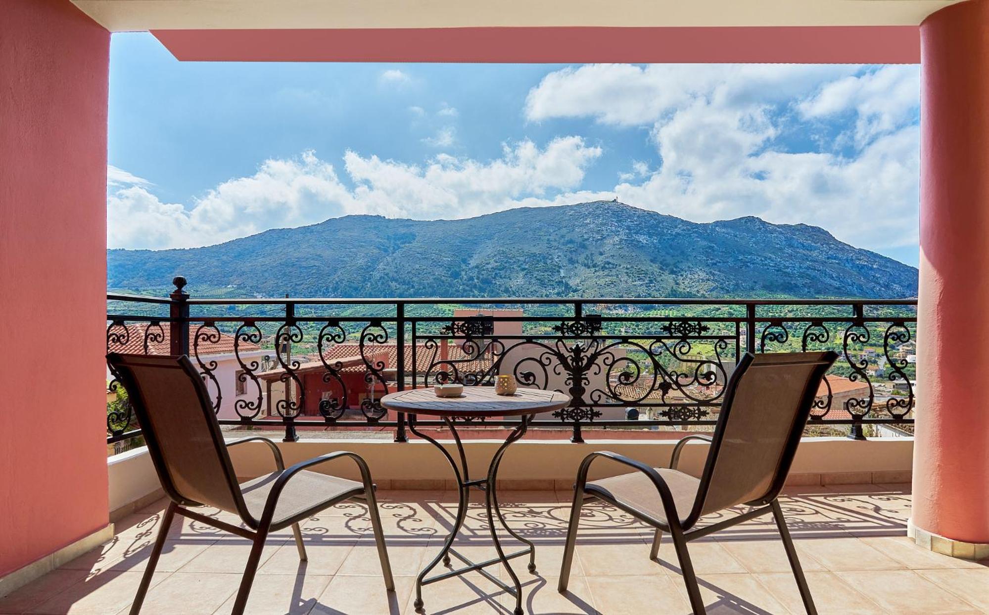Villa Arhontiko In Arhanes view 2