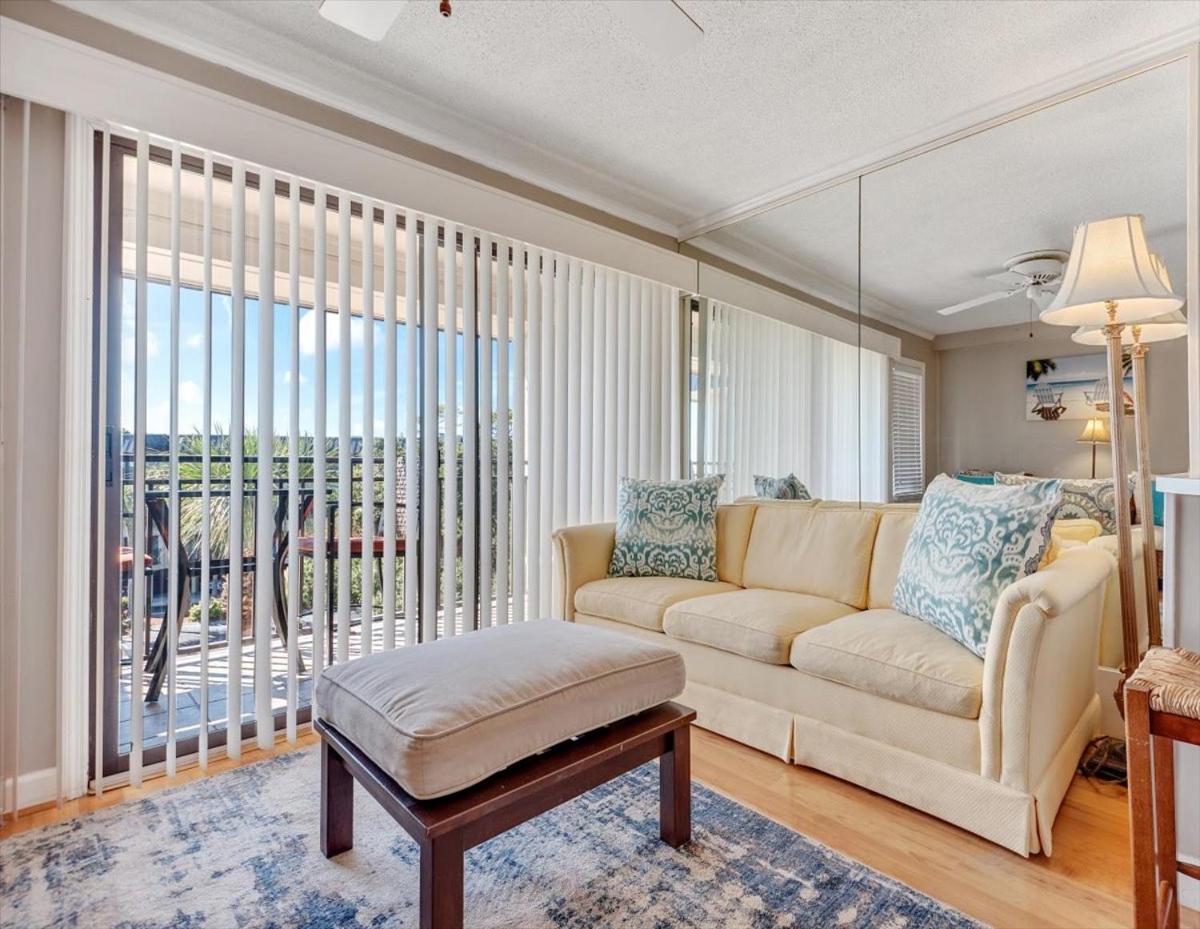 Seaside Villa 332, 1 Bedroom, Pool, Oceanside, 3rd Floor, Wi-Fi, Sleeps 4 view 2