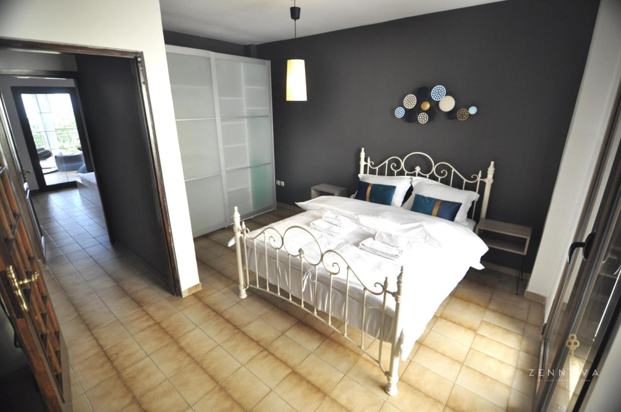 Zennova #80 Kastra Apartment