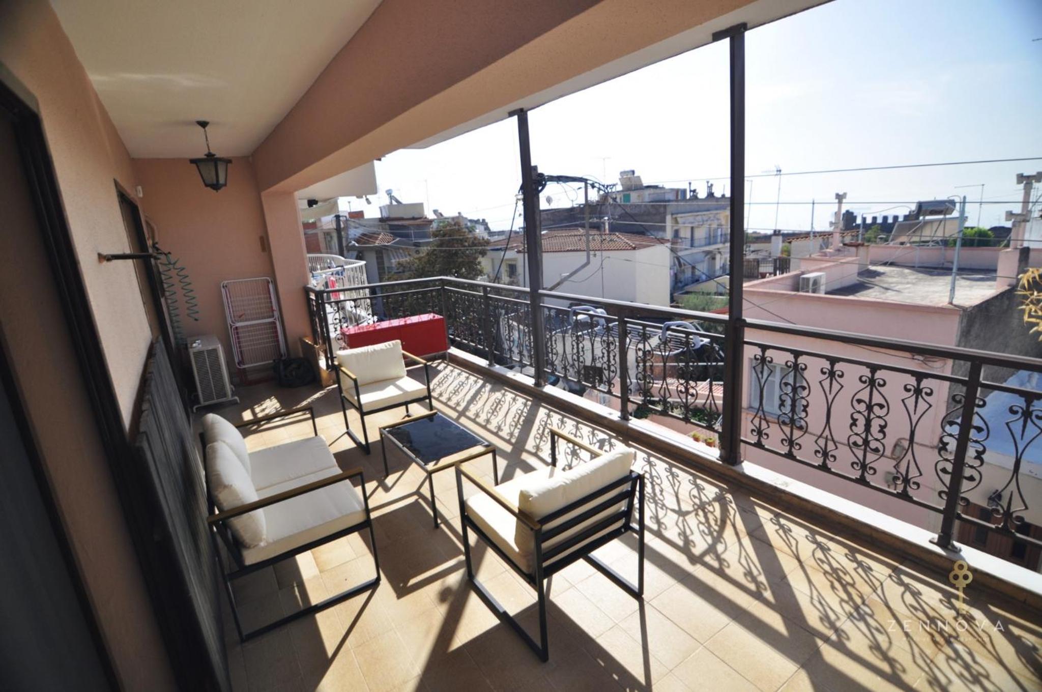 Zennova #80 Kastra Apartment