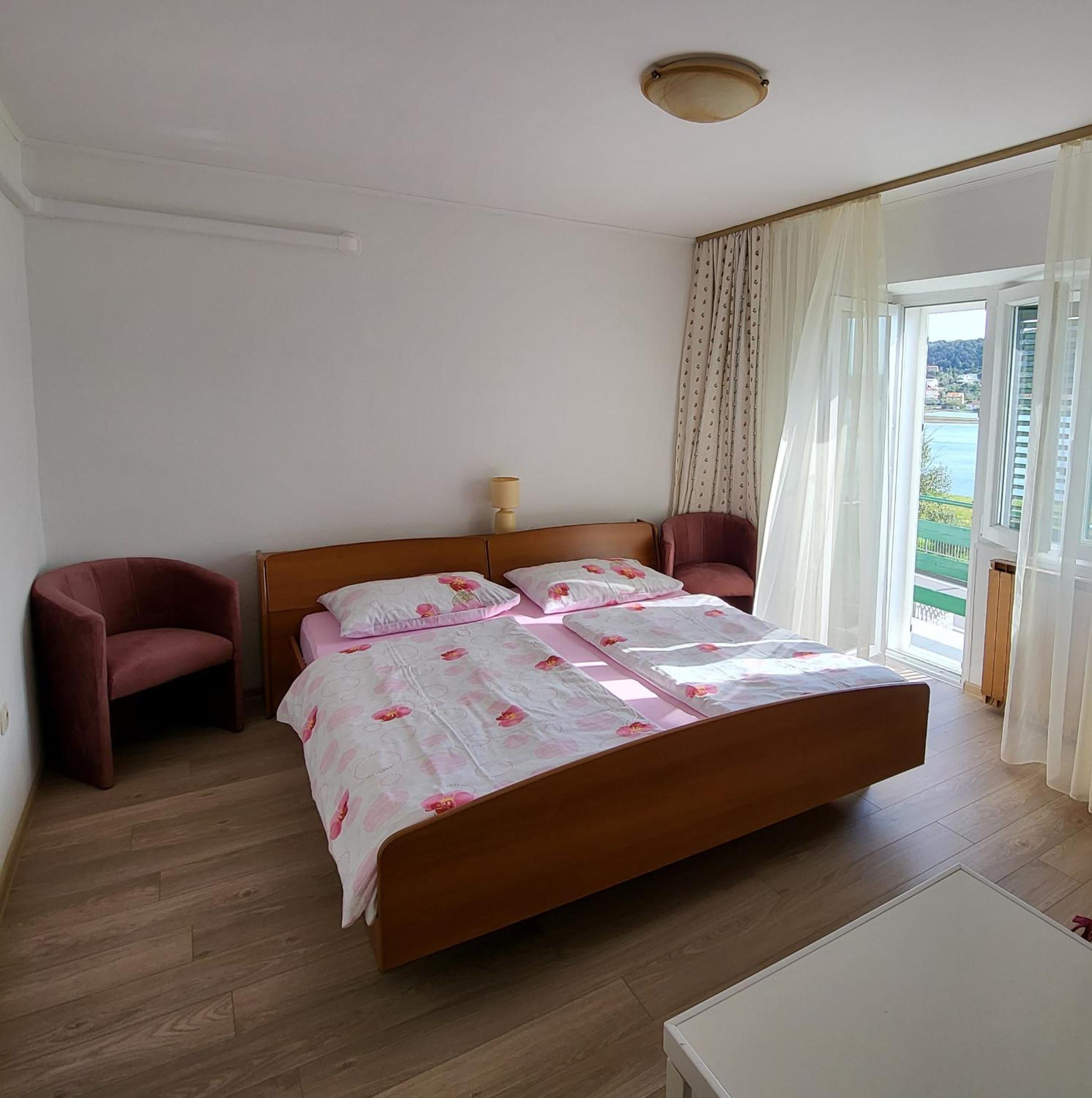 Apartmani Mira