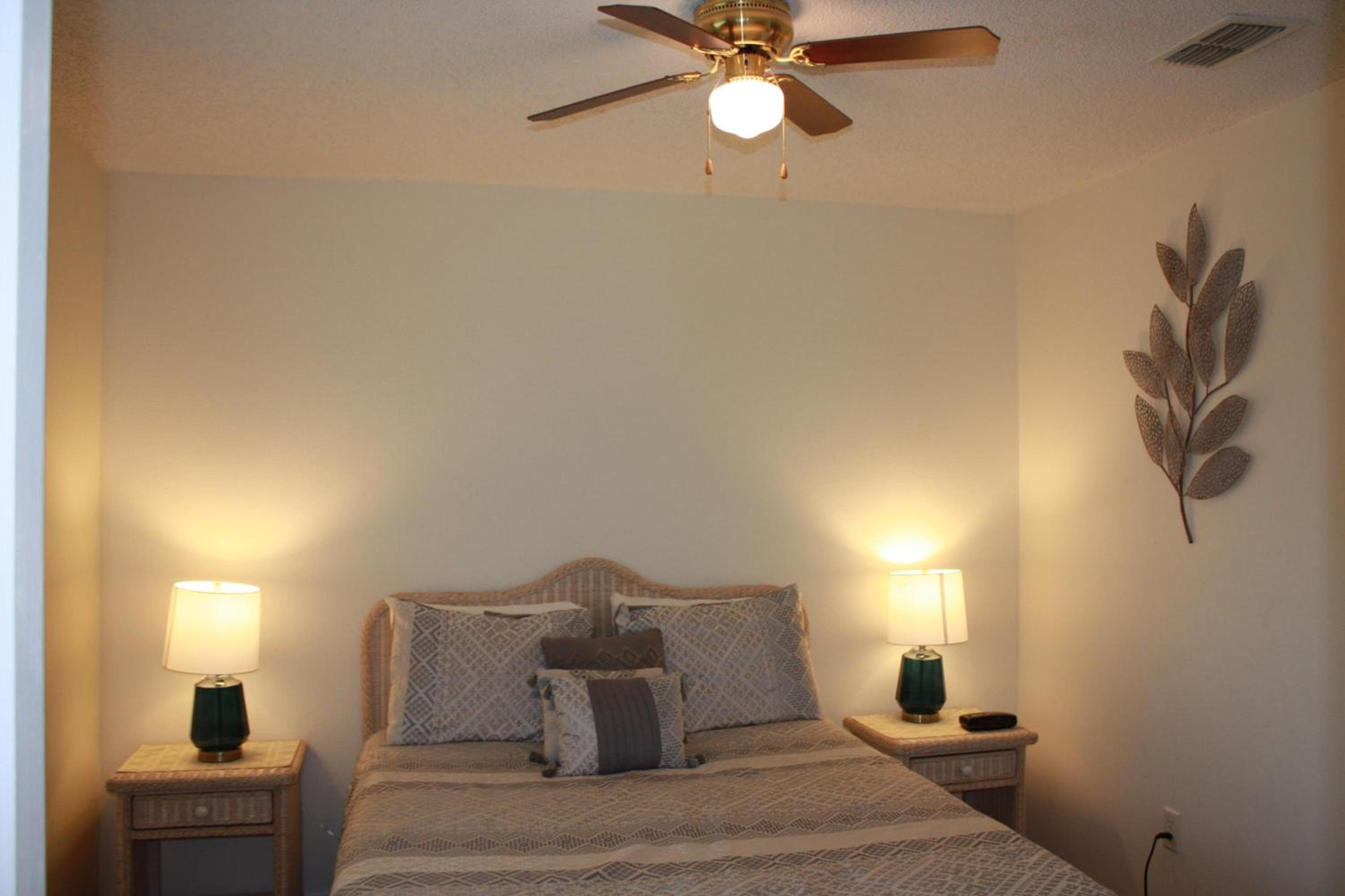 Groves Four Bedroom Pool Home And Spa