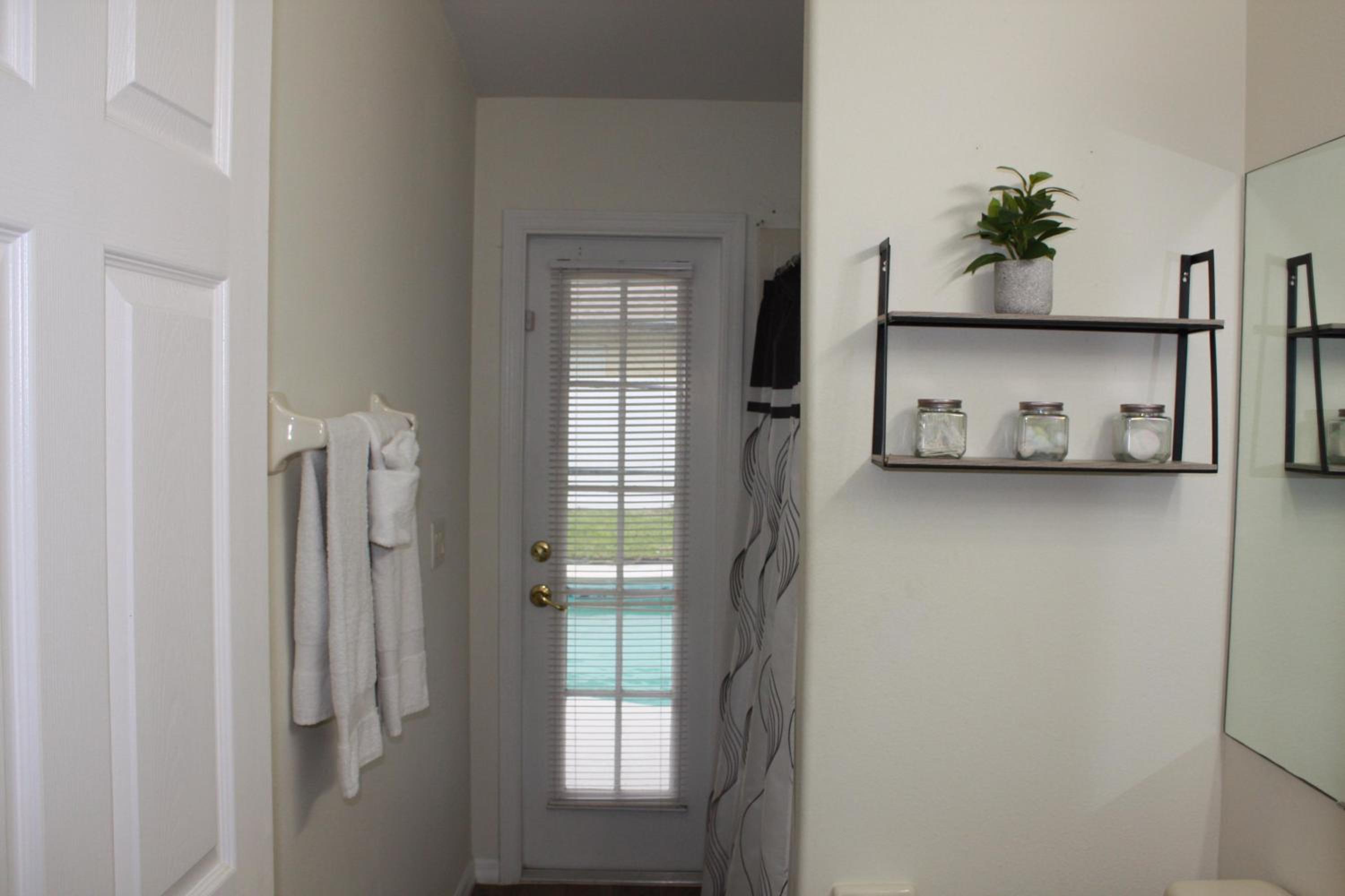 Groves Four Bedroom Pool Home And Spa