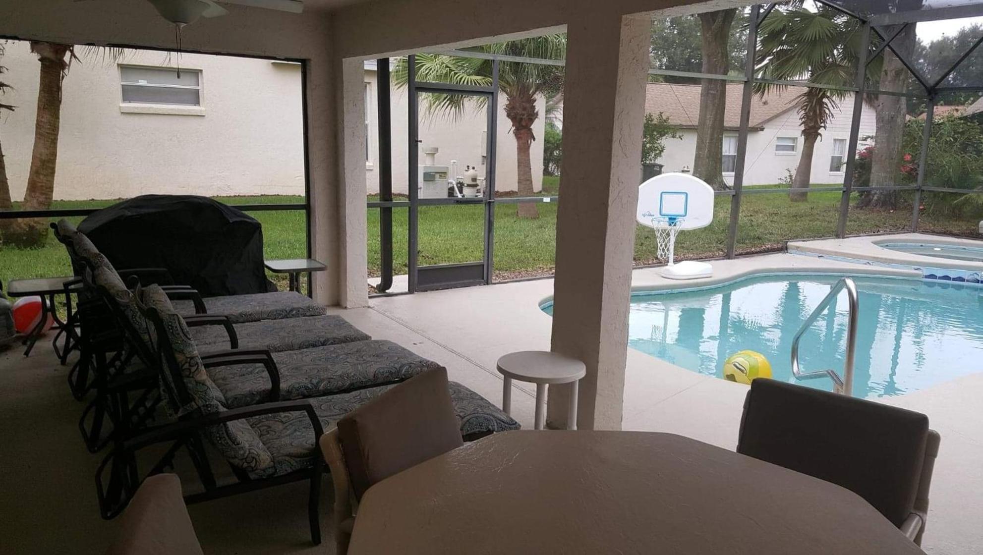 Groves Four Bedroom Pool Home And Spa