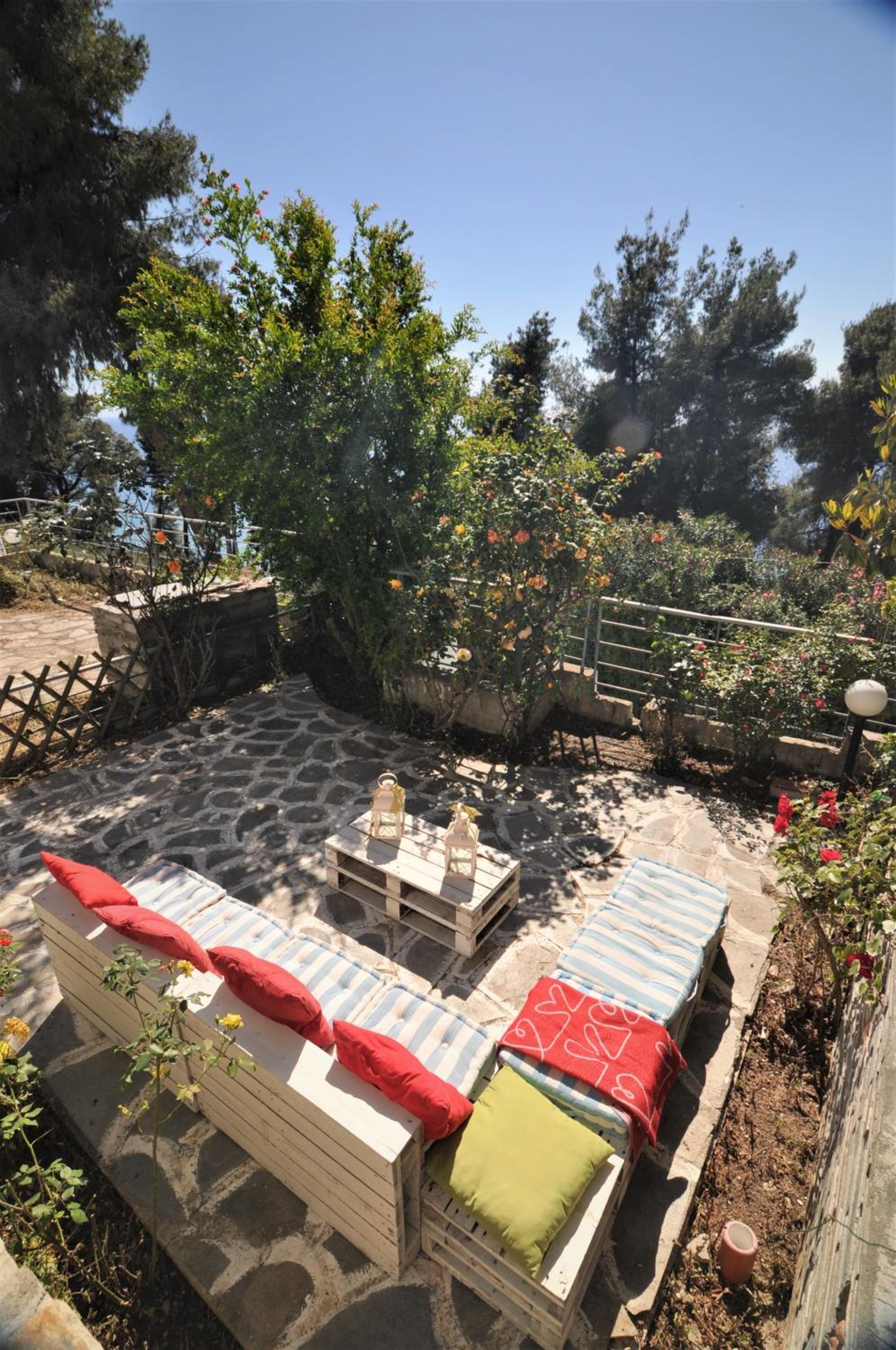 Zennova #15 Naftilos Family Summer House