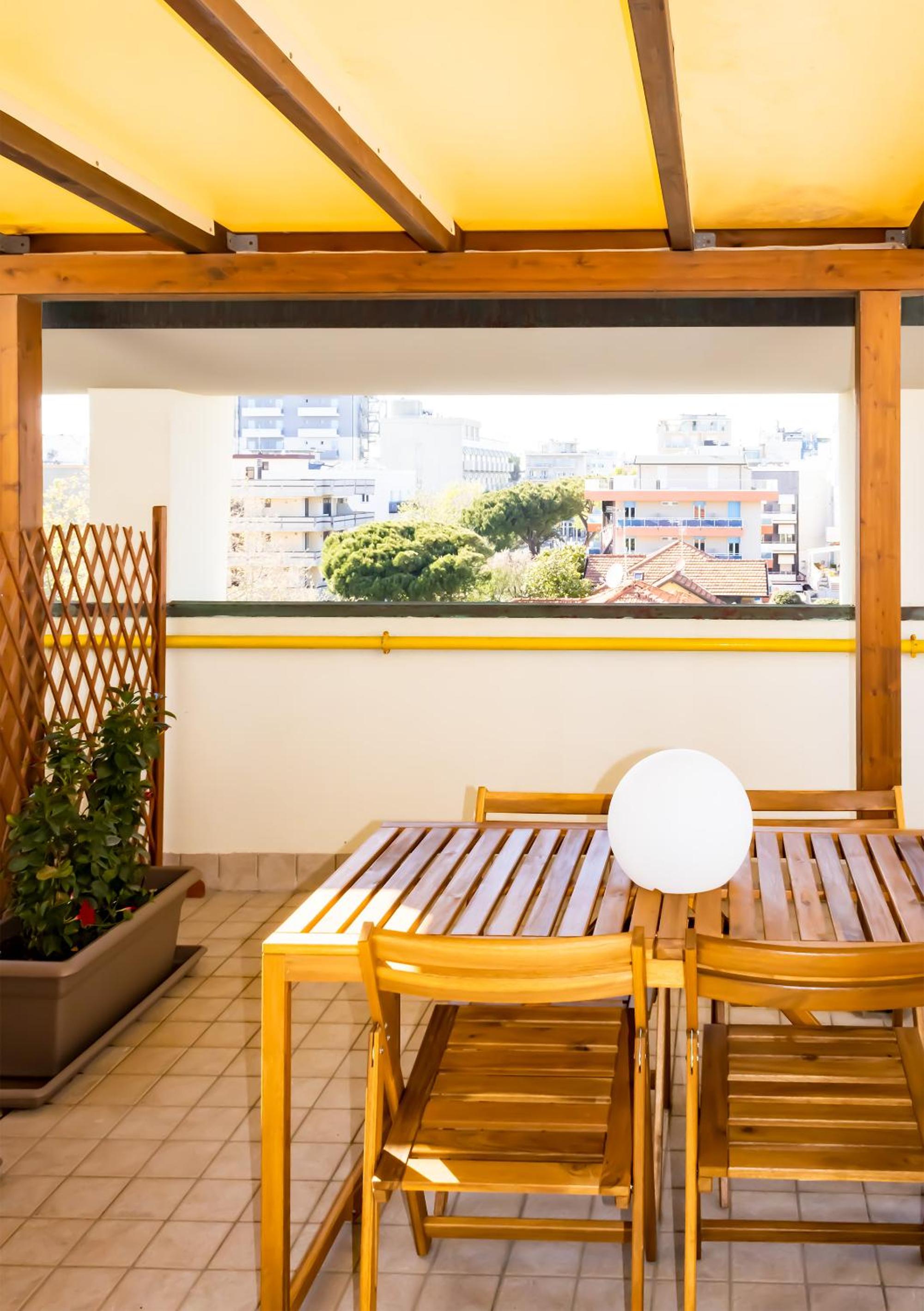 Balcony & Terrace