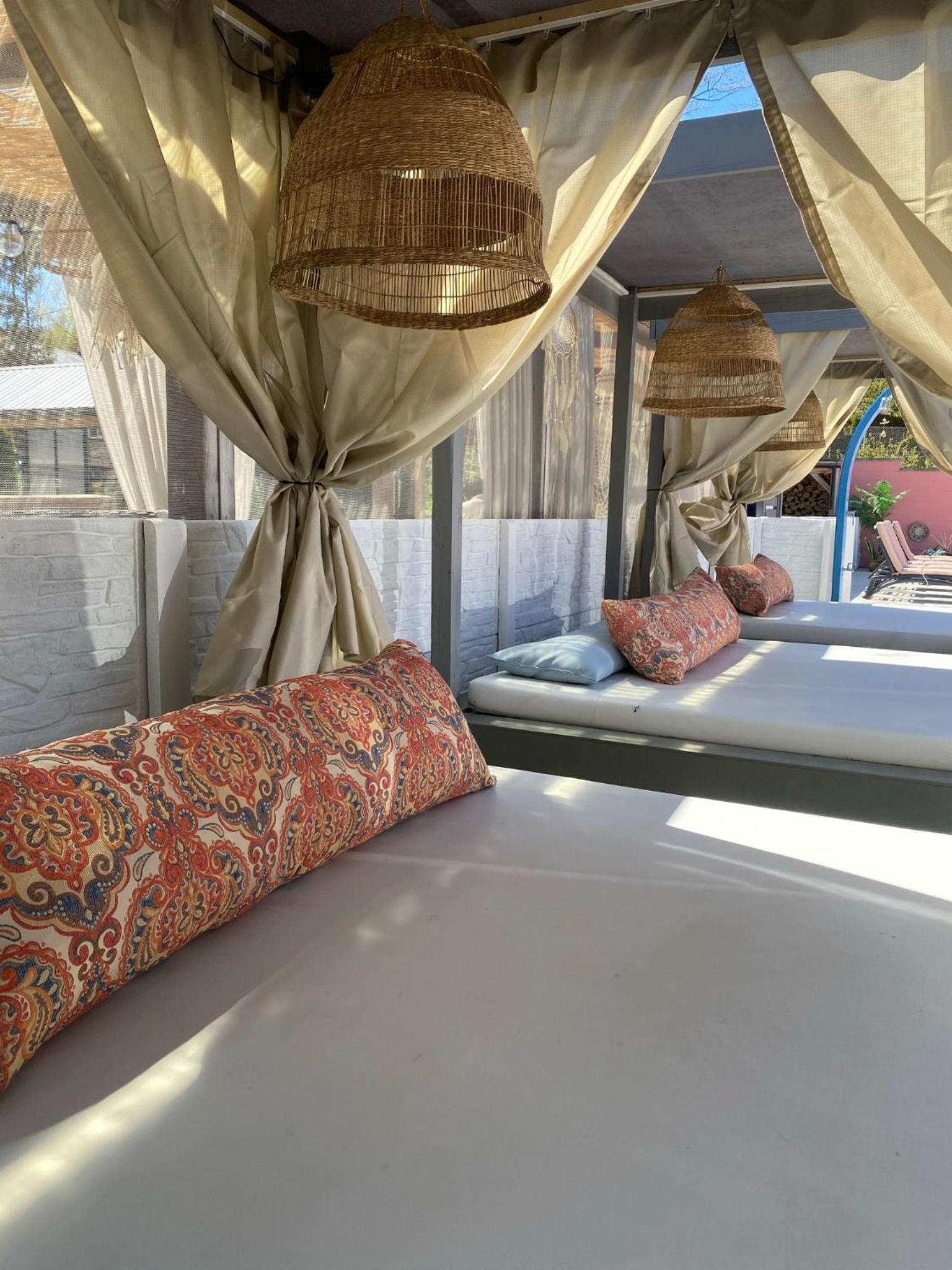 Balcony & Terrace