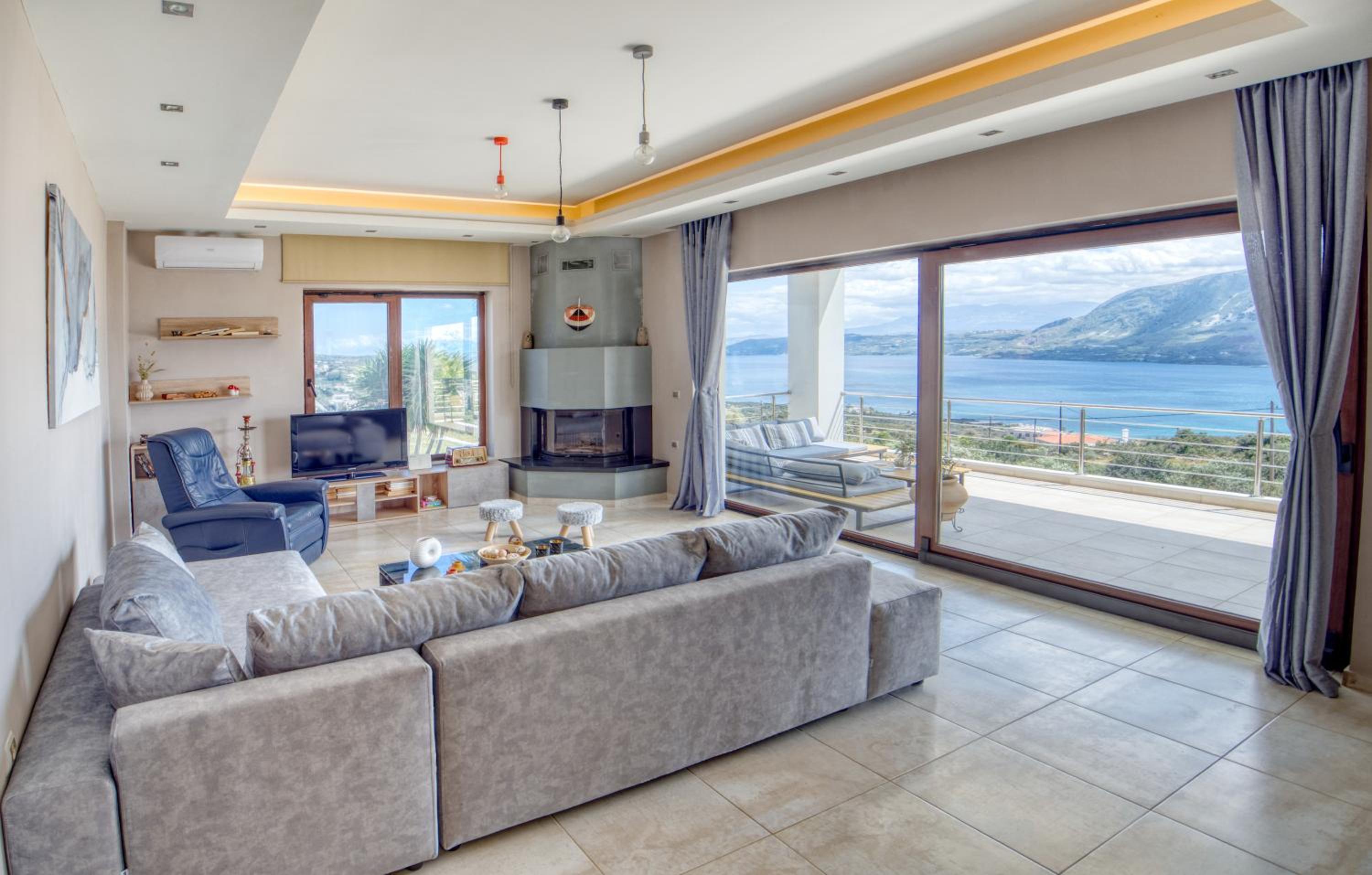 2-Bedroom, Sea-View Apartment - Balcony in Heaven!