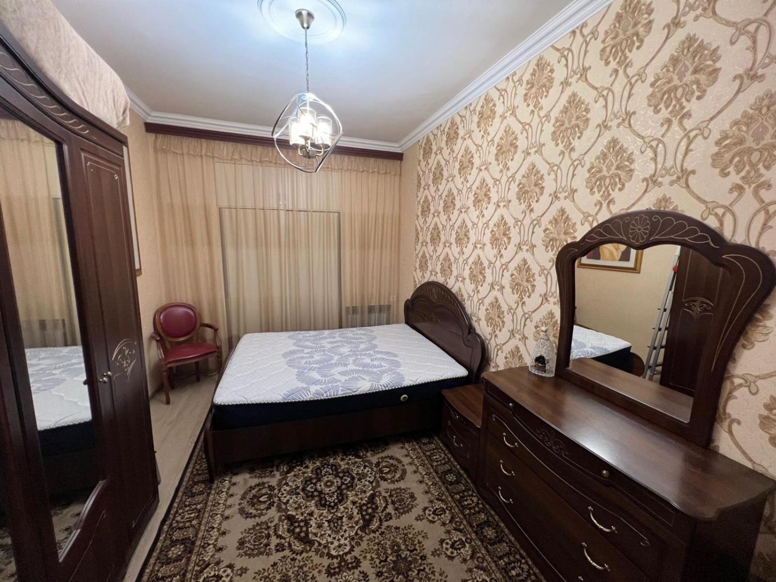 Hanrapetutyan Apartment