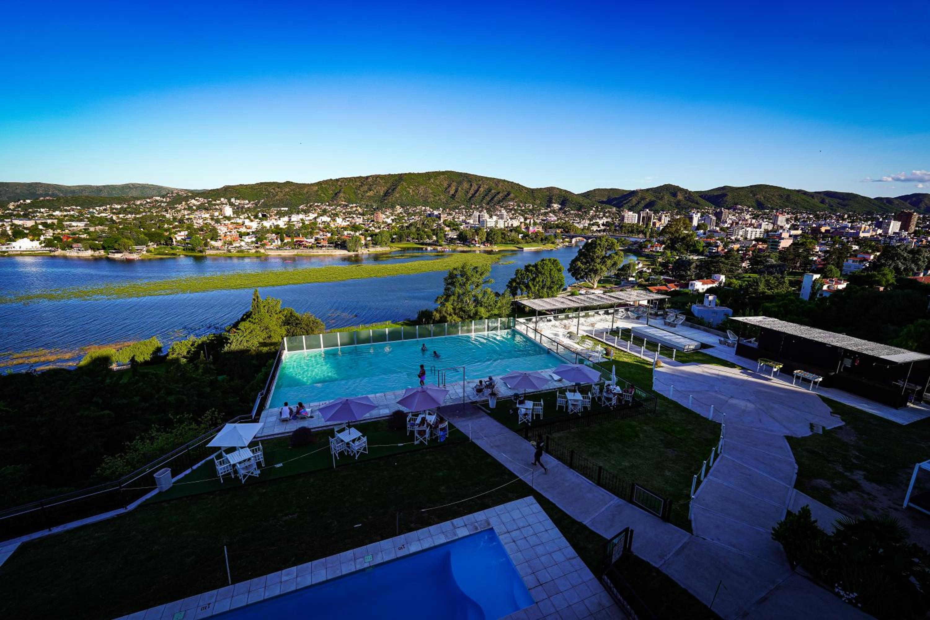 Hotel Distrito Hotel