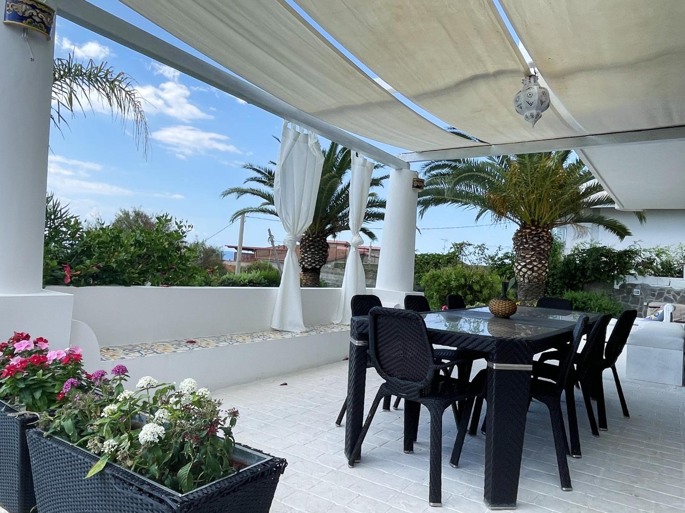 5 bedrooms house at Brancaleone Marina 200 m away from the beach with sea view jacuzzi and enclosed garden photo 3