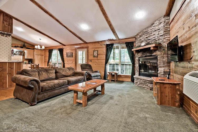 Cabin in the woods WIFI 2 story