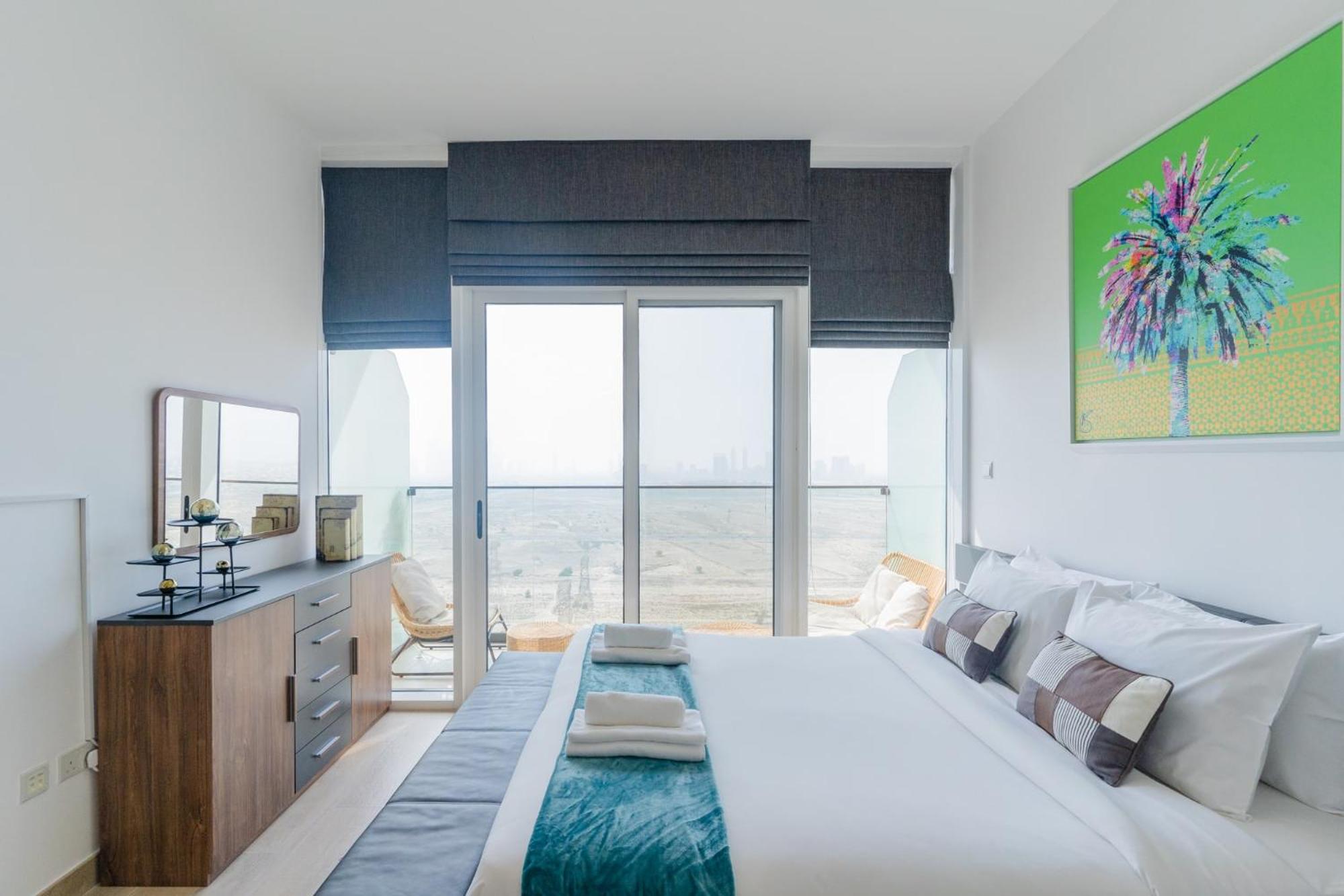 LUXFolio Retreats - Marina Skyline Bloom Towers