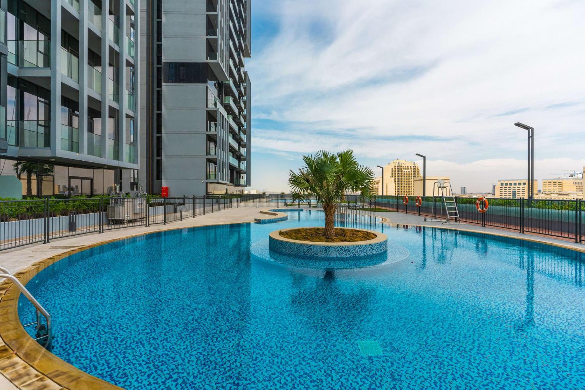 LUXFolio Retreats - Marina Skyline Bloom Towers