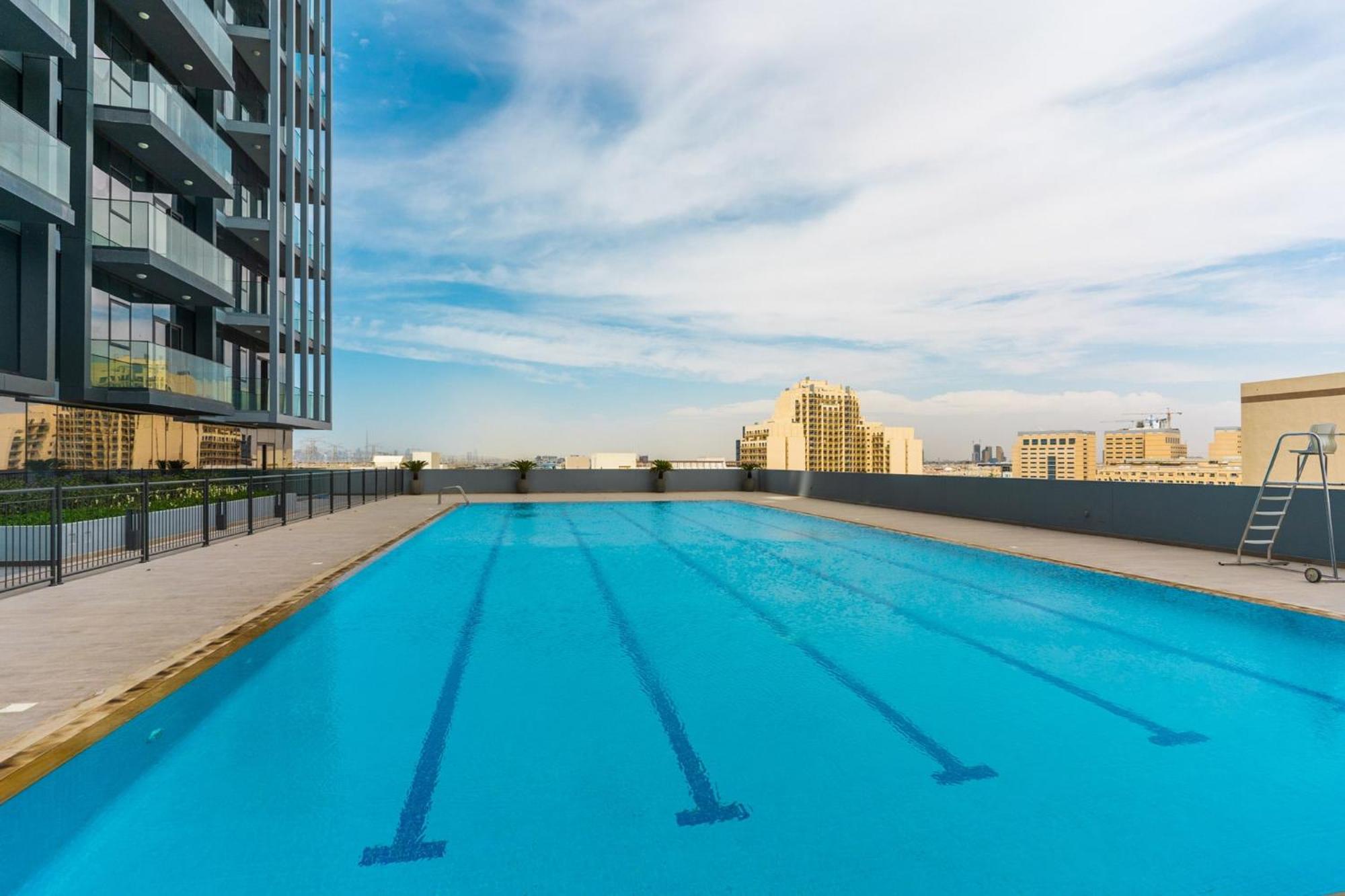 LUXFolio Retreats - Marina Skyline Bloom Towers