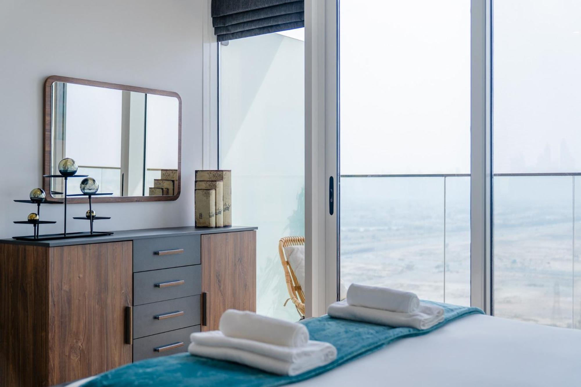 LUXFolio Retreats - Marina Skyline Bloom Towers
