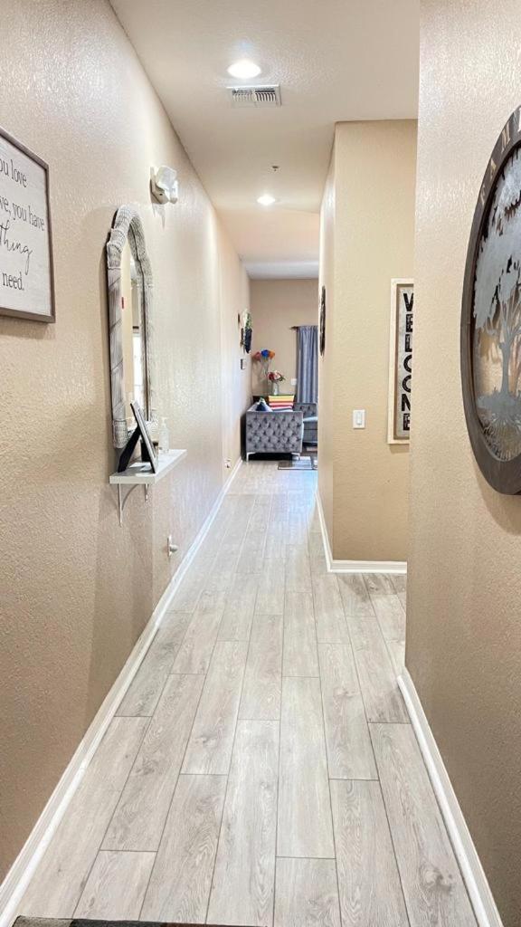 Beautiful 3 Bedroom Apartment minutes from Disney!
