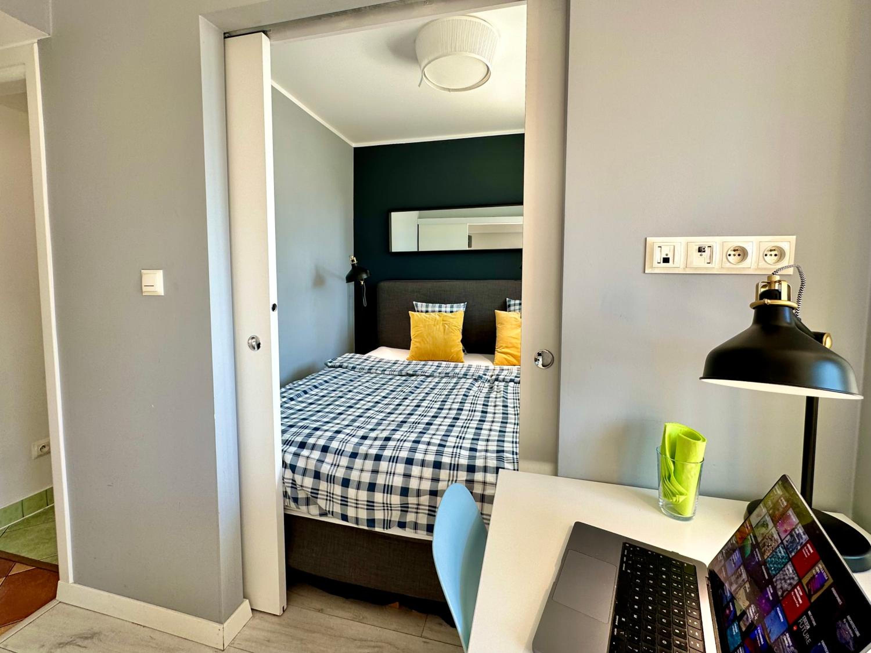 GOLD 2 King Size Bed, metro x2 free WiFi, 50'TV Netflix, HBO, AppleTV+