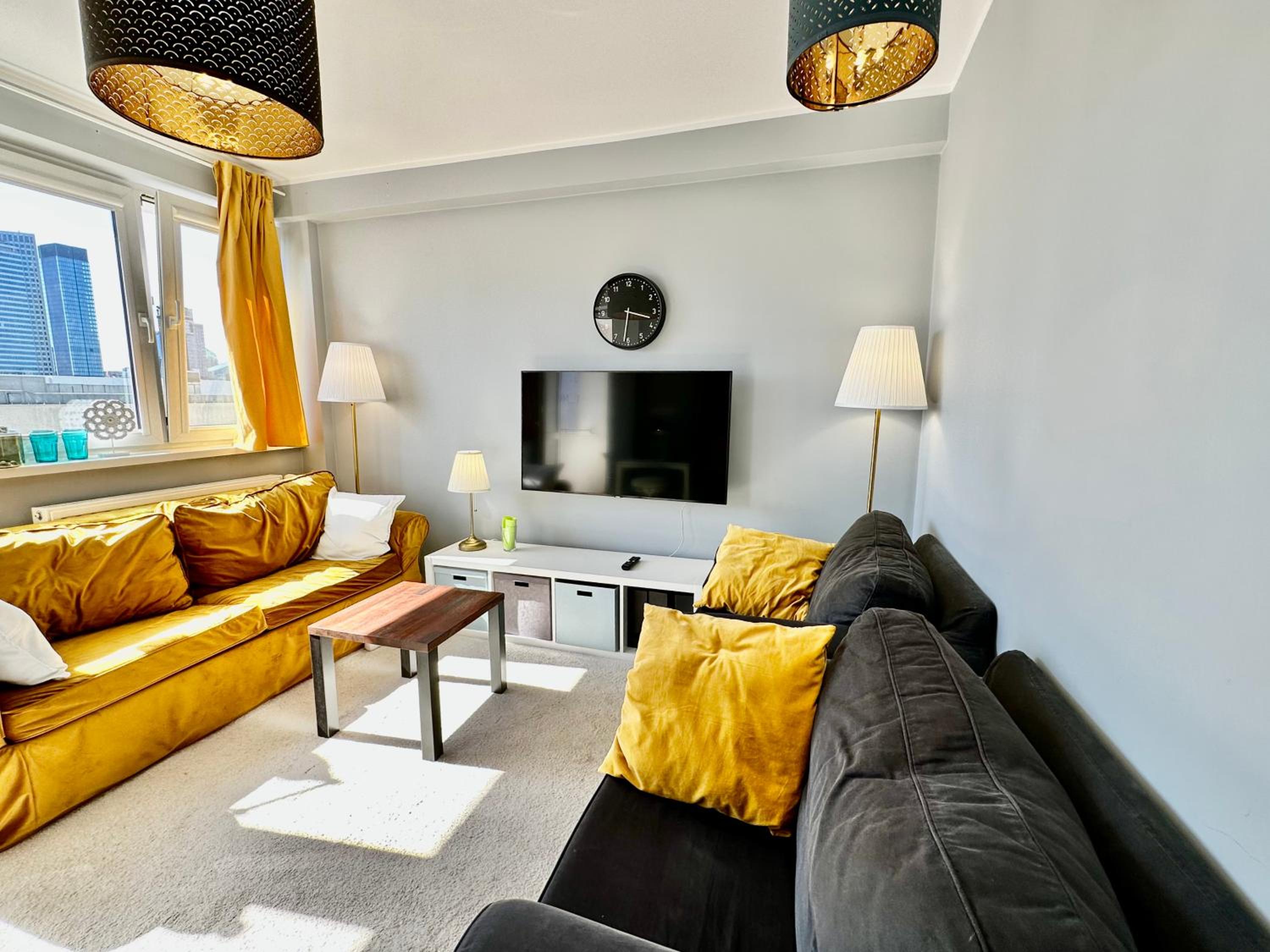 GOLD 2 King Size Bed, metro x2 free WiFi, 50'TV Netflix, HBO, AppleTV+