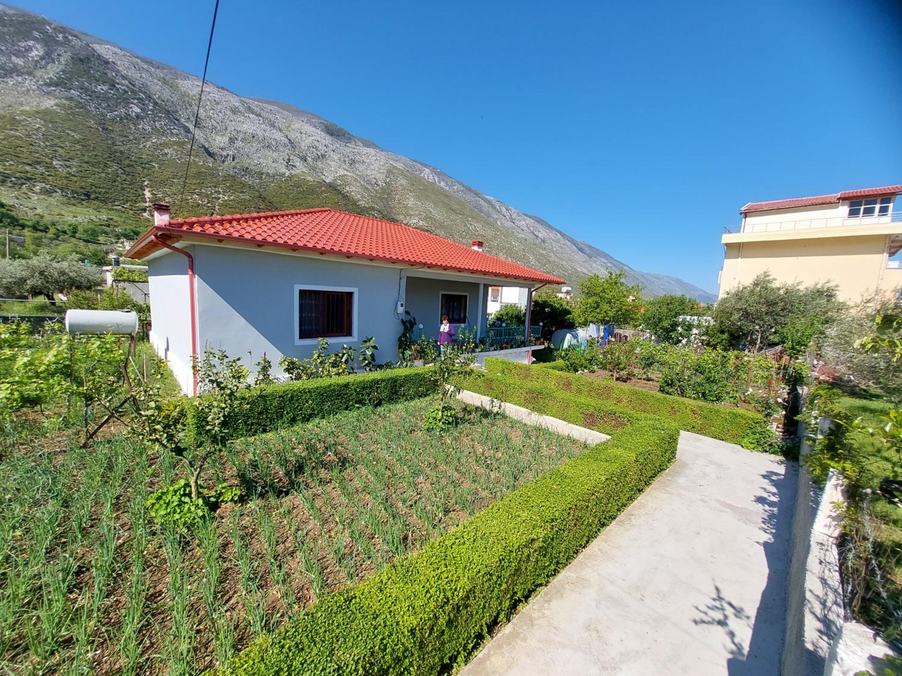 Flowery House near the Sea and the Mountain photo 3