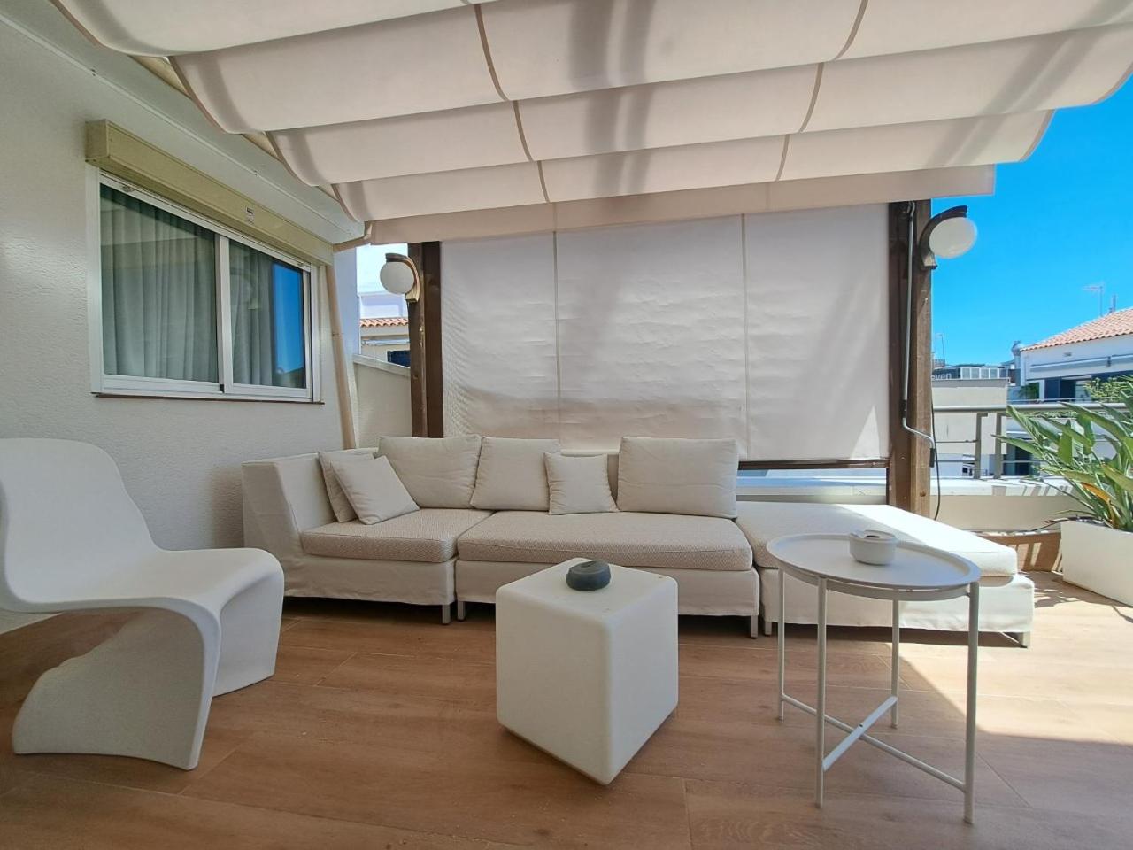 Ático esquinero muy soleado con la terraza de 50 m2 photo 2