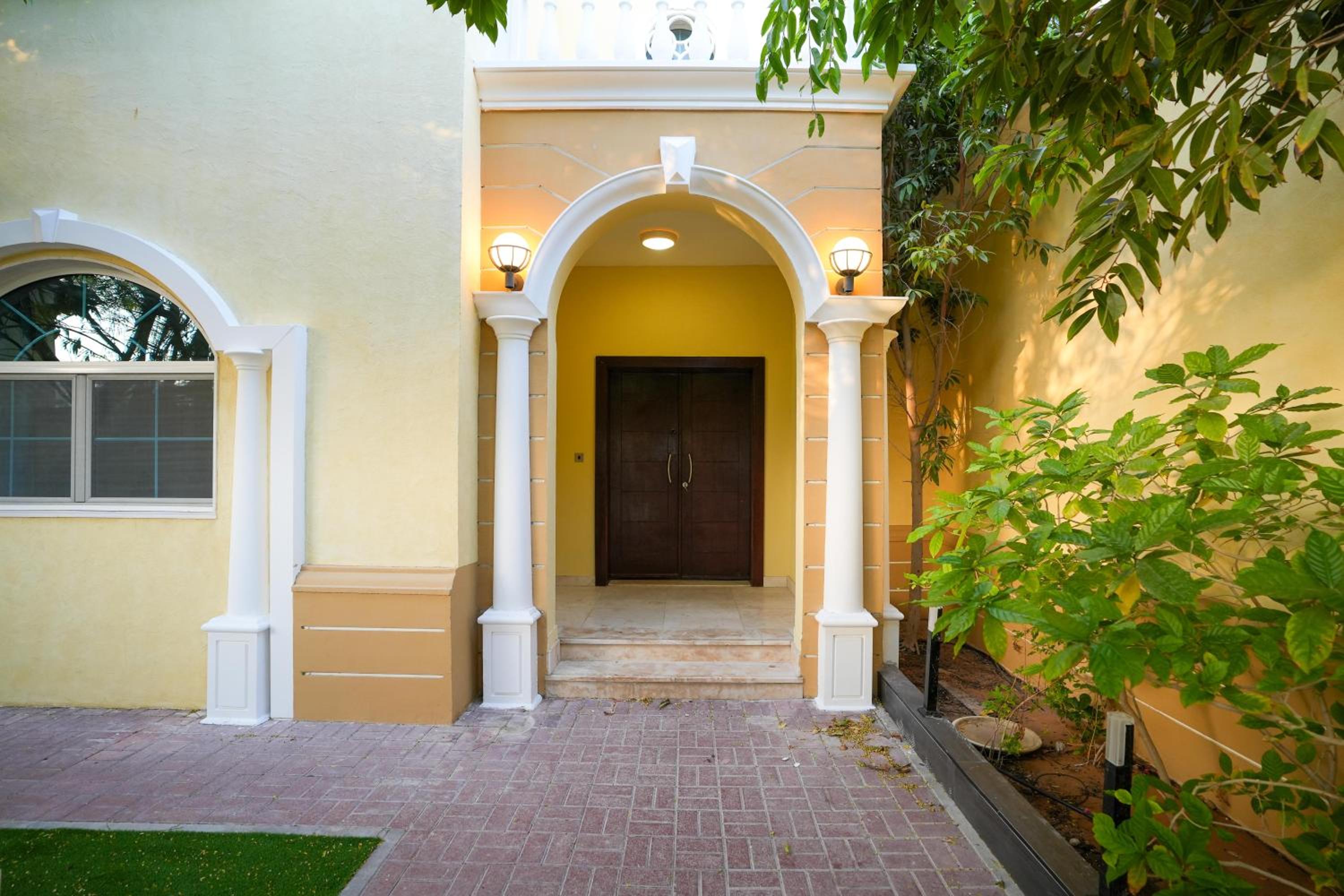 Dubai Marina Villa up 20 guest huge Private Pool
