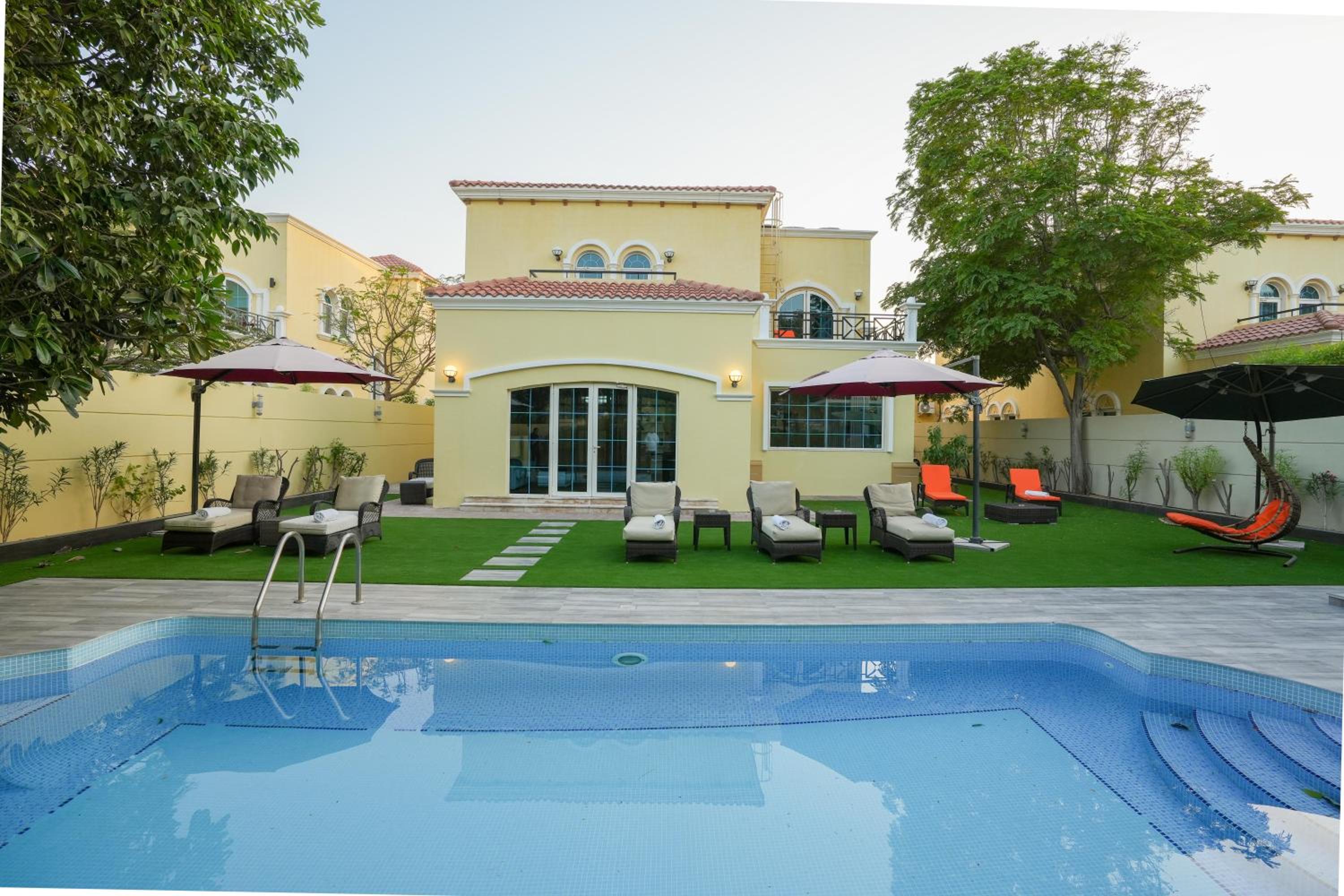 Dubai Marina Villa up 20 guest huge Private Pool photo 5