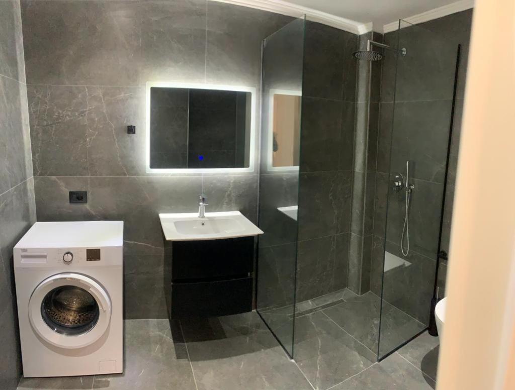 Delfin Apartments