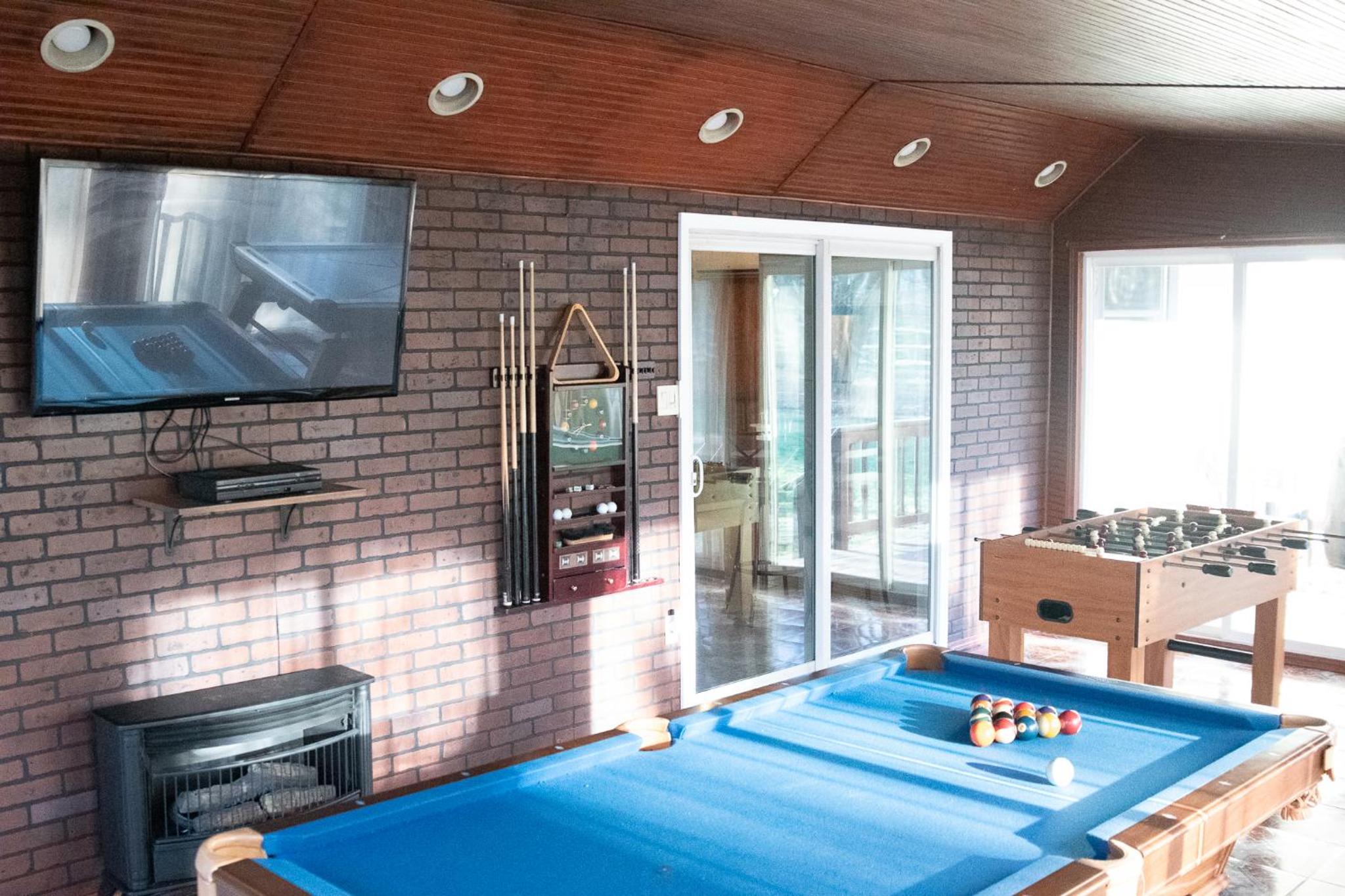 Perfect Getaway In The Poconos! (House #1) HotTub !! Gameroom!! WiFi !! view 4