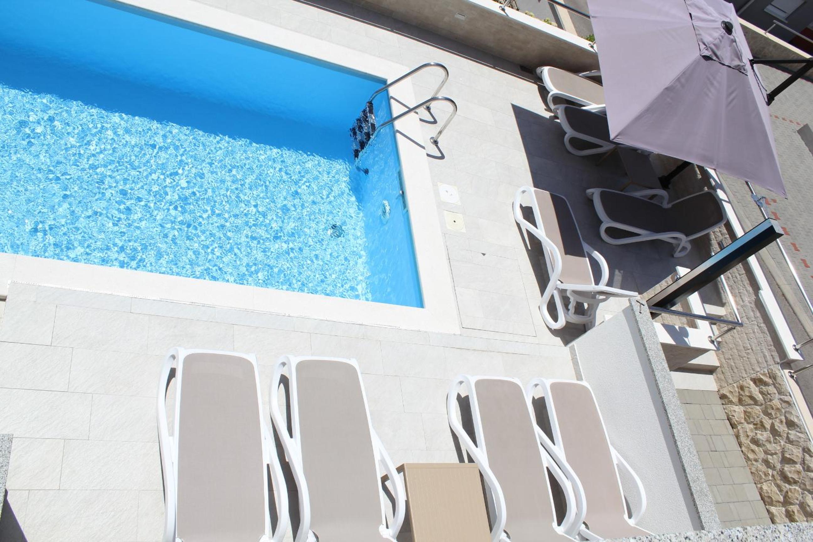 Villa Lumada Pool Apartments view 5