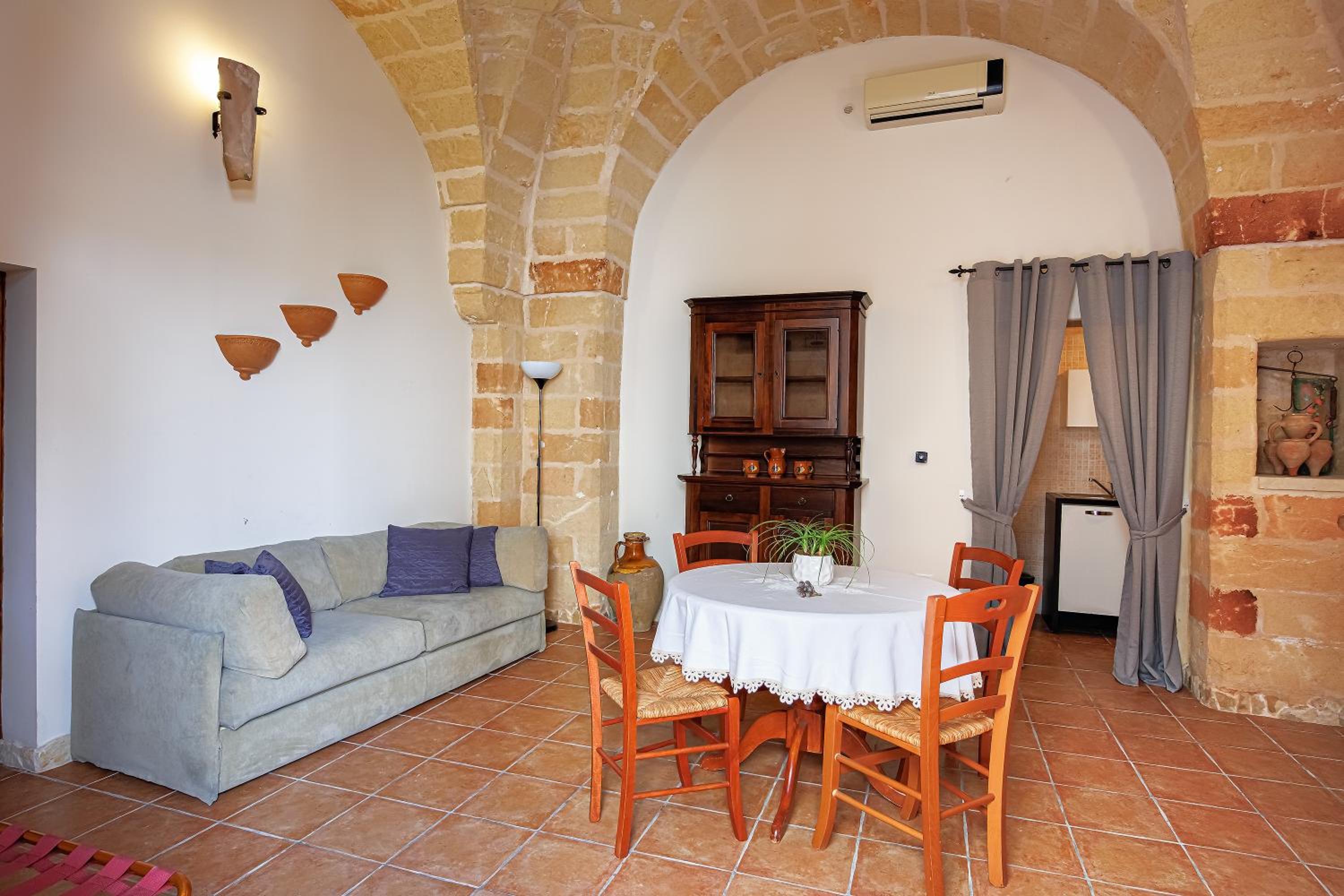 Exedra Holiday House