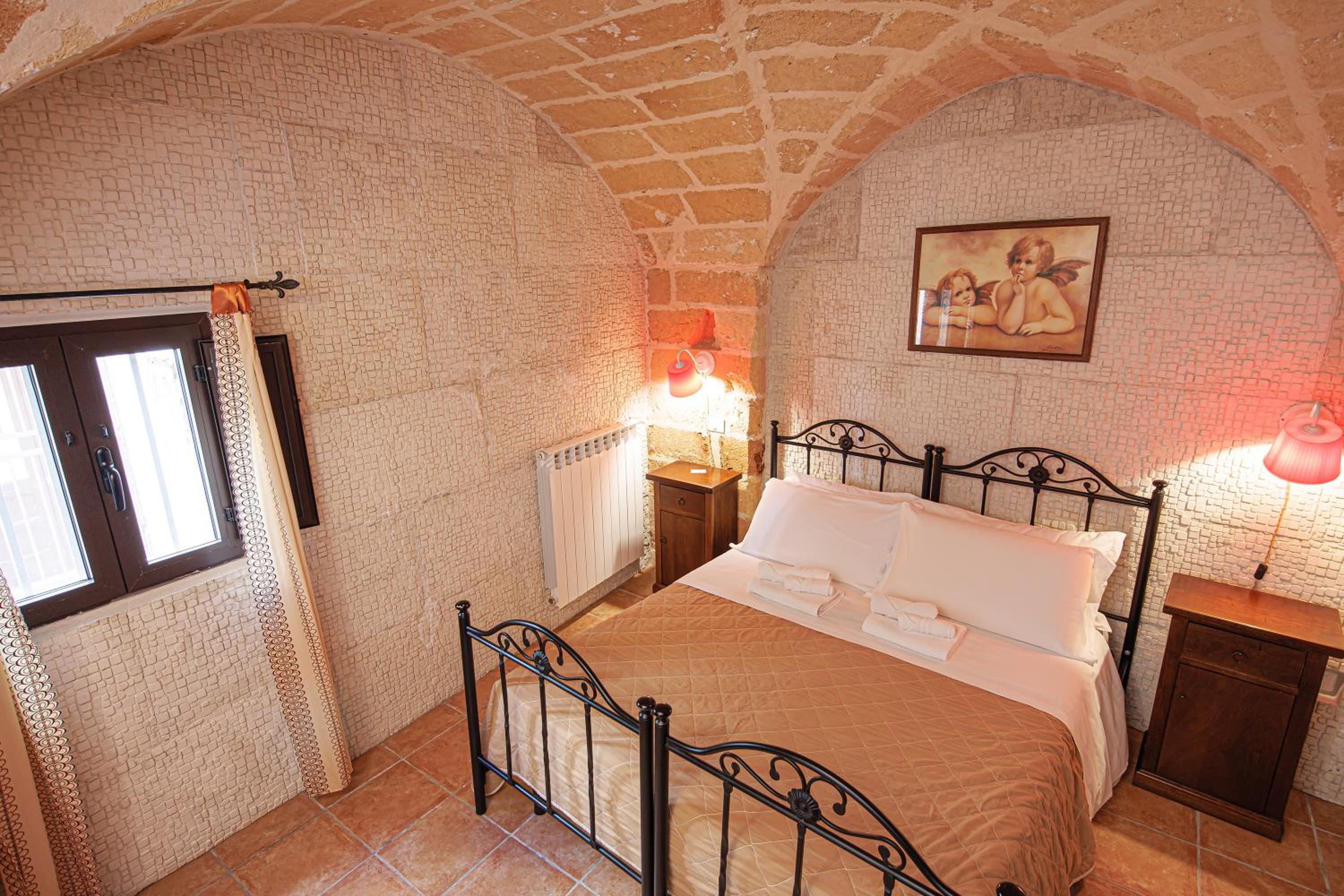 Exedra Holiday House